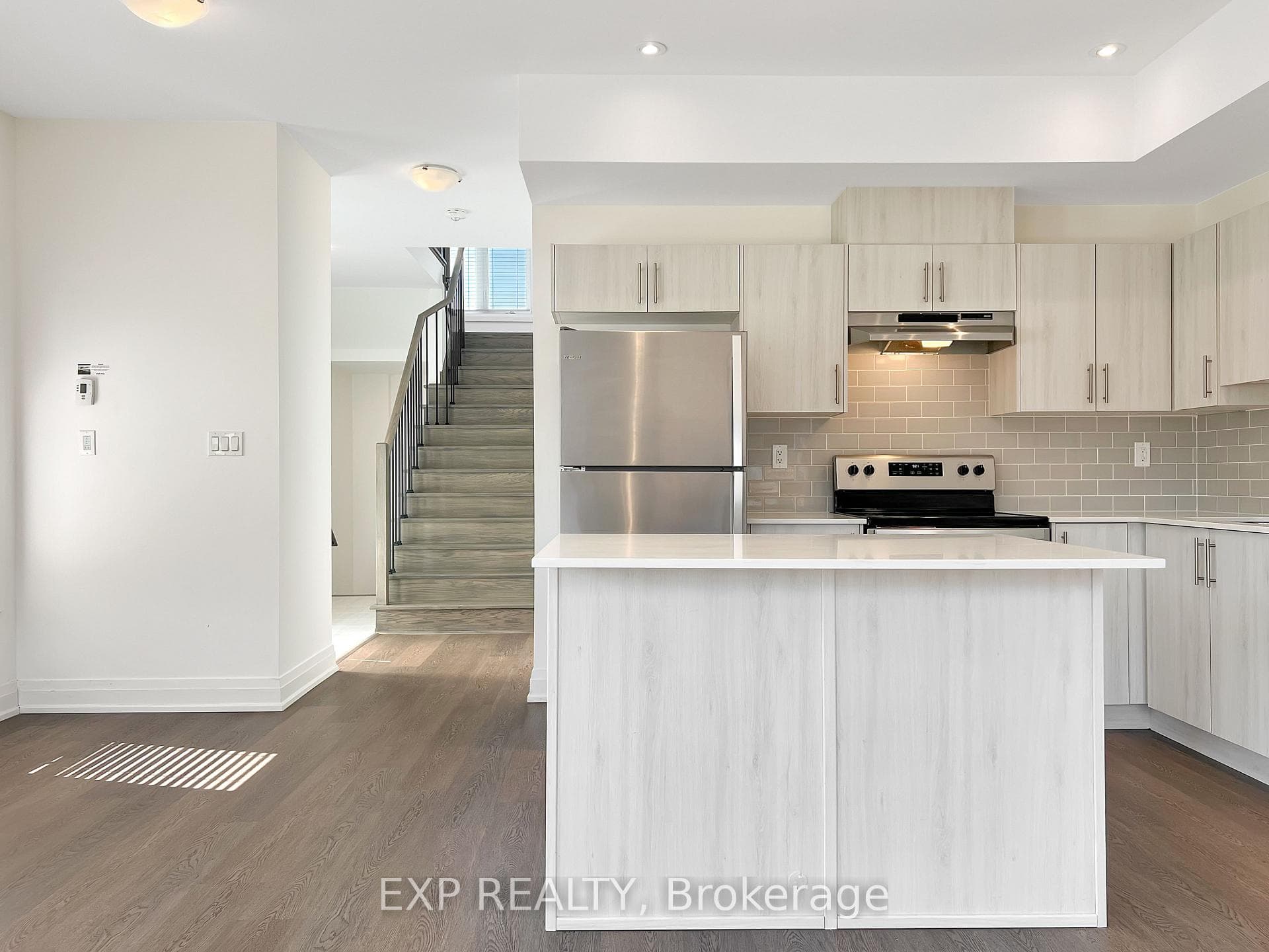 2 Haven Lane photo 1