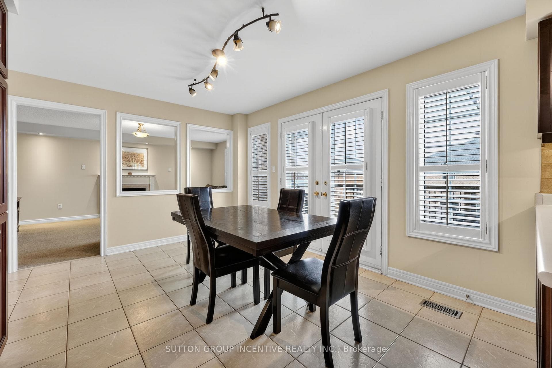 26 Prince Of Wales Drive photo 11