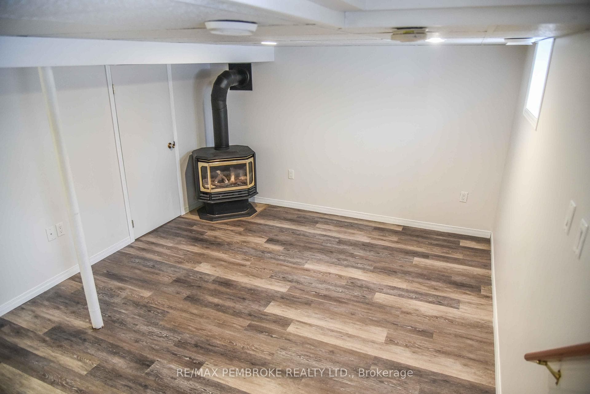 445 Boundary Road photo 30