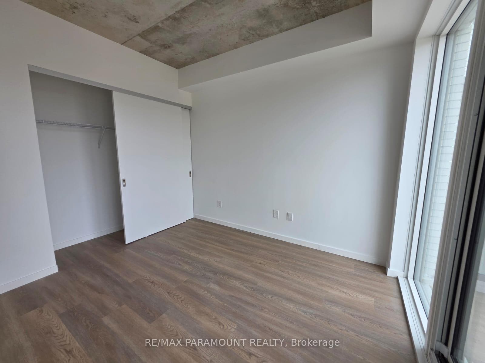 689 The Queensway Drive Unit 418 photo 13