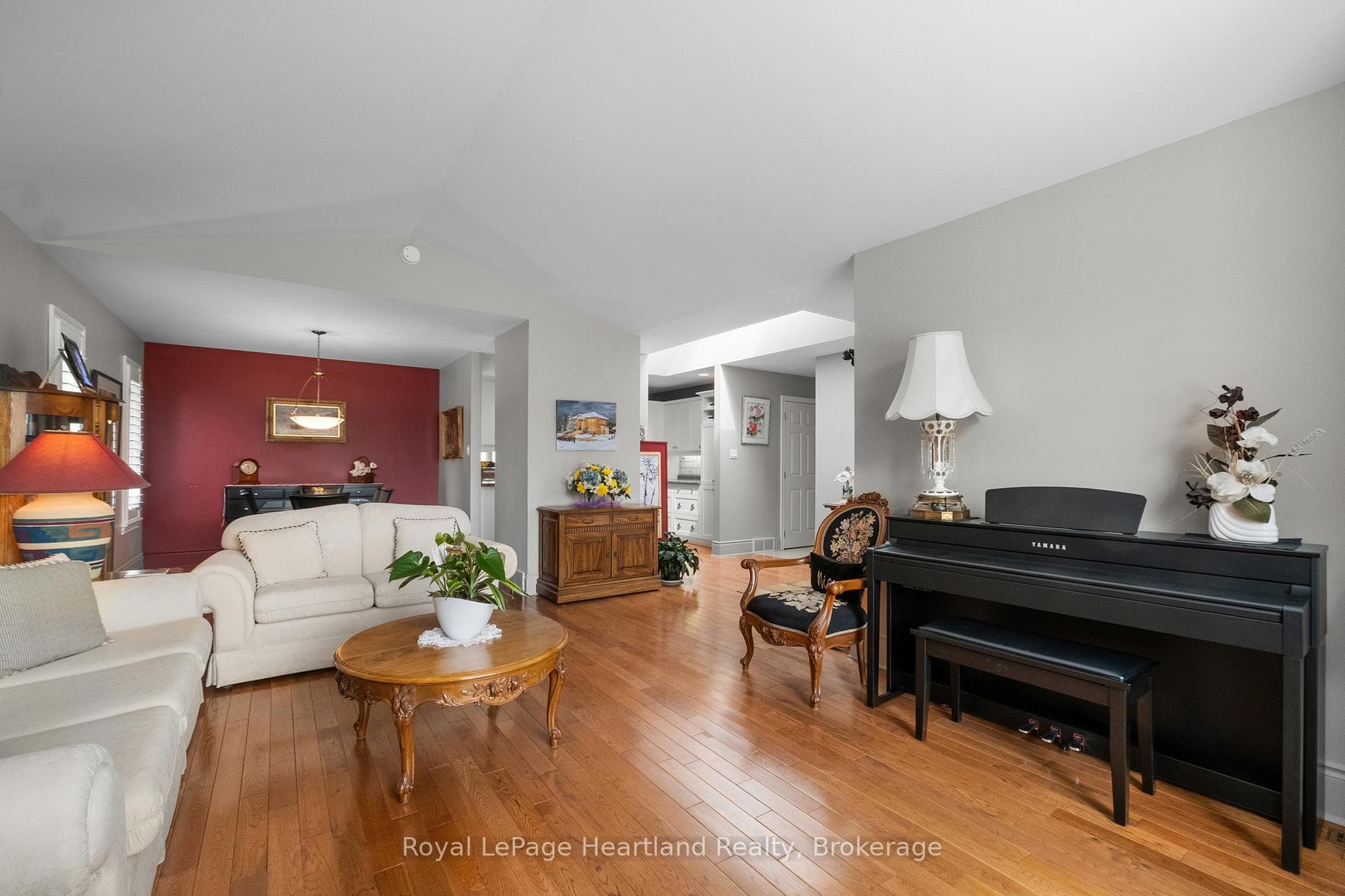 260 William Street photo 8