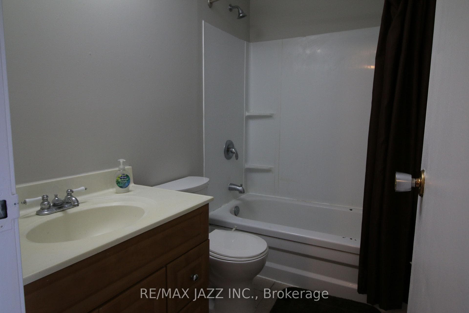 450 Bristol Crescent Unit 16 photo 10