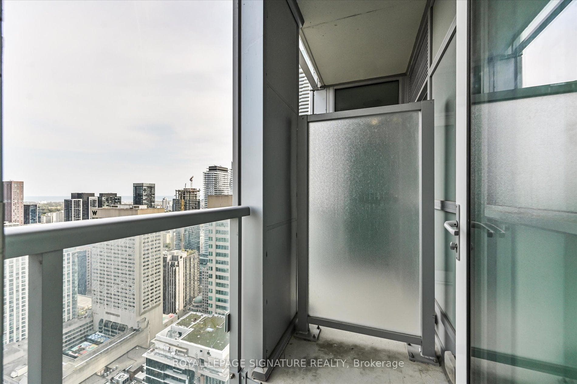 1 Yorkville Avenue Unit 4309 photo 17