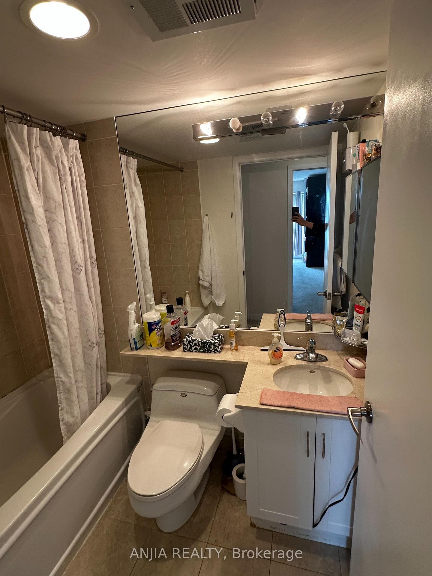 210 Victoria Street Unit 4006 photo 8