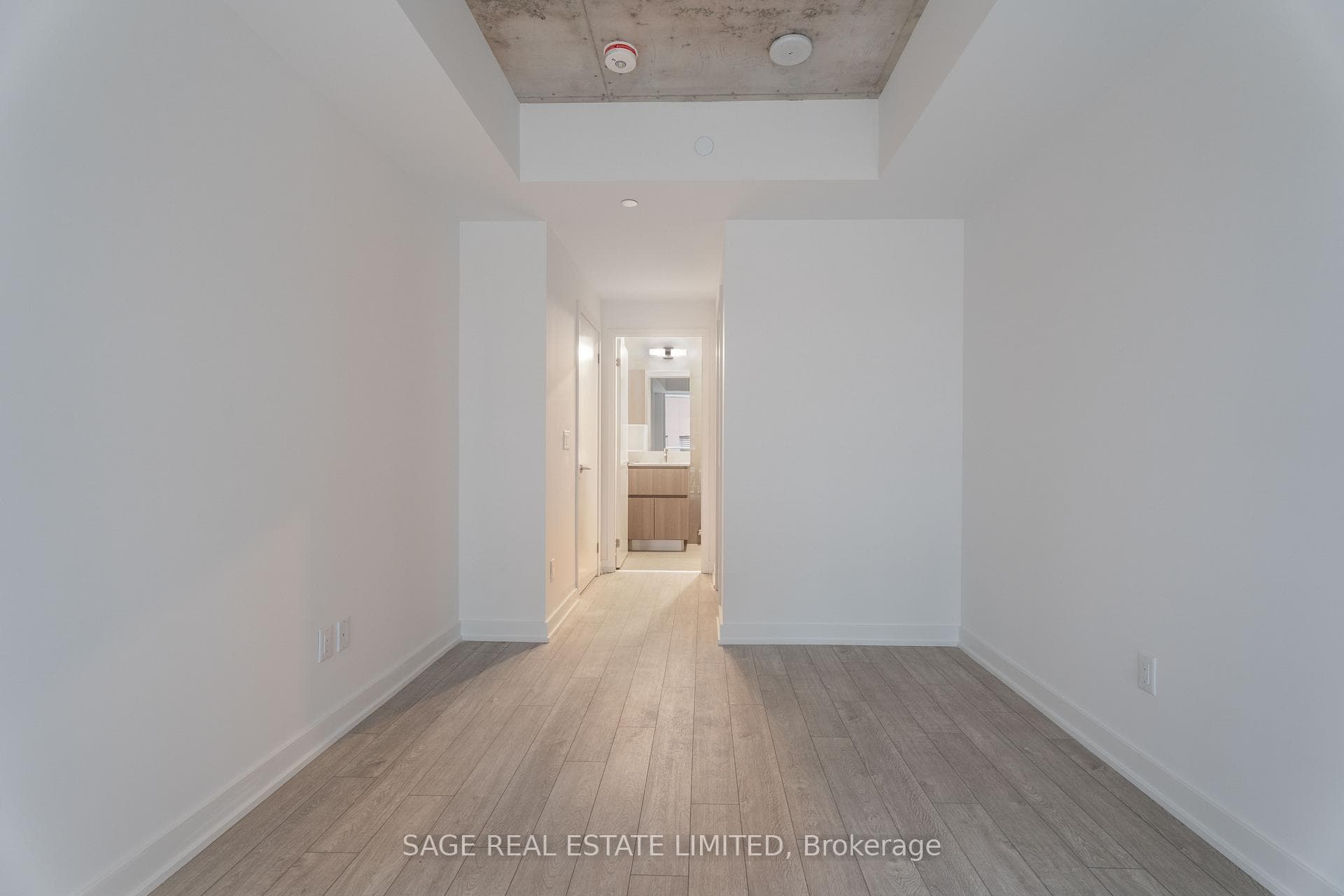665 Queen Street Unit 307 photo 10