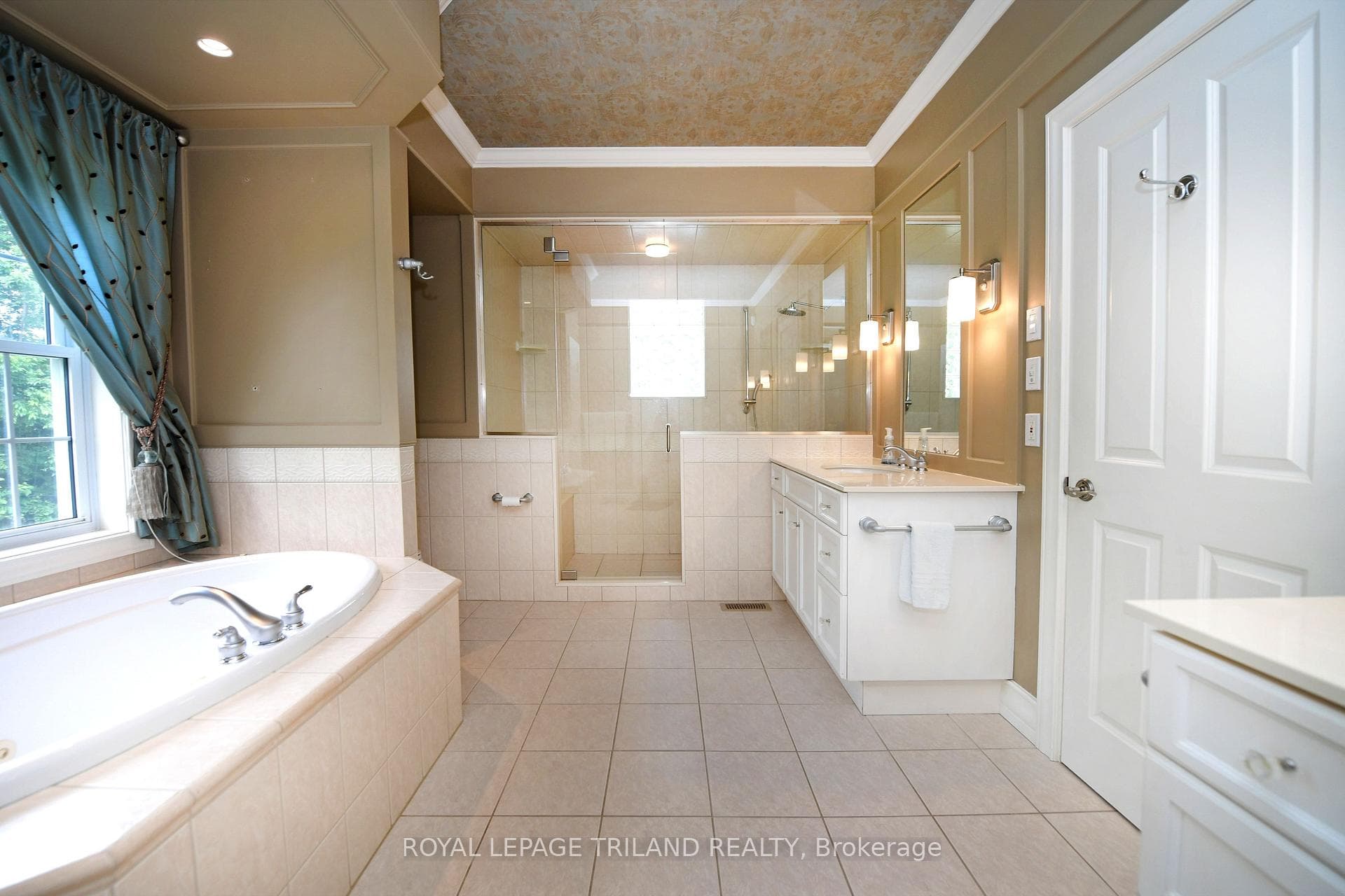 10059 Plank Road photo 15