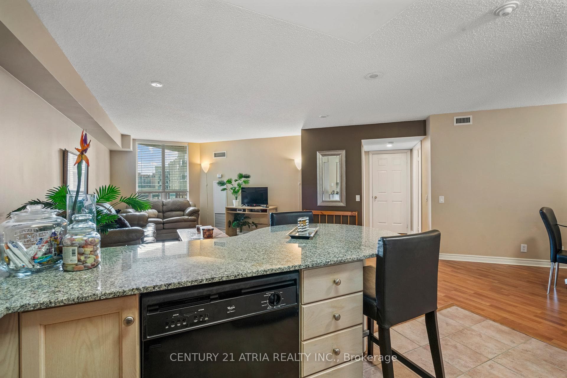 1720 Eglinton Avenue Unit 623 photo 16