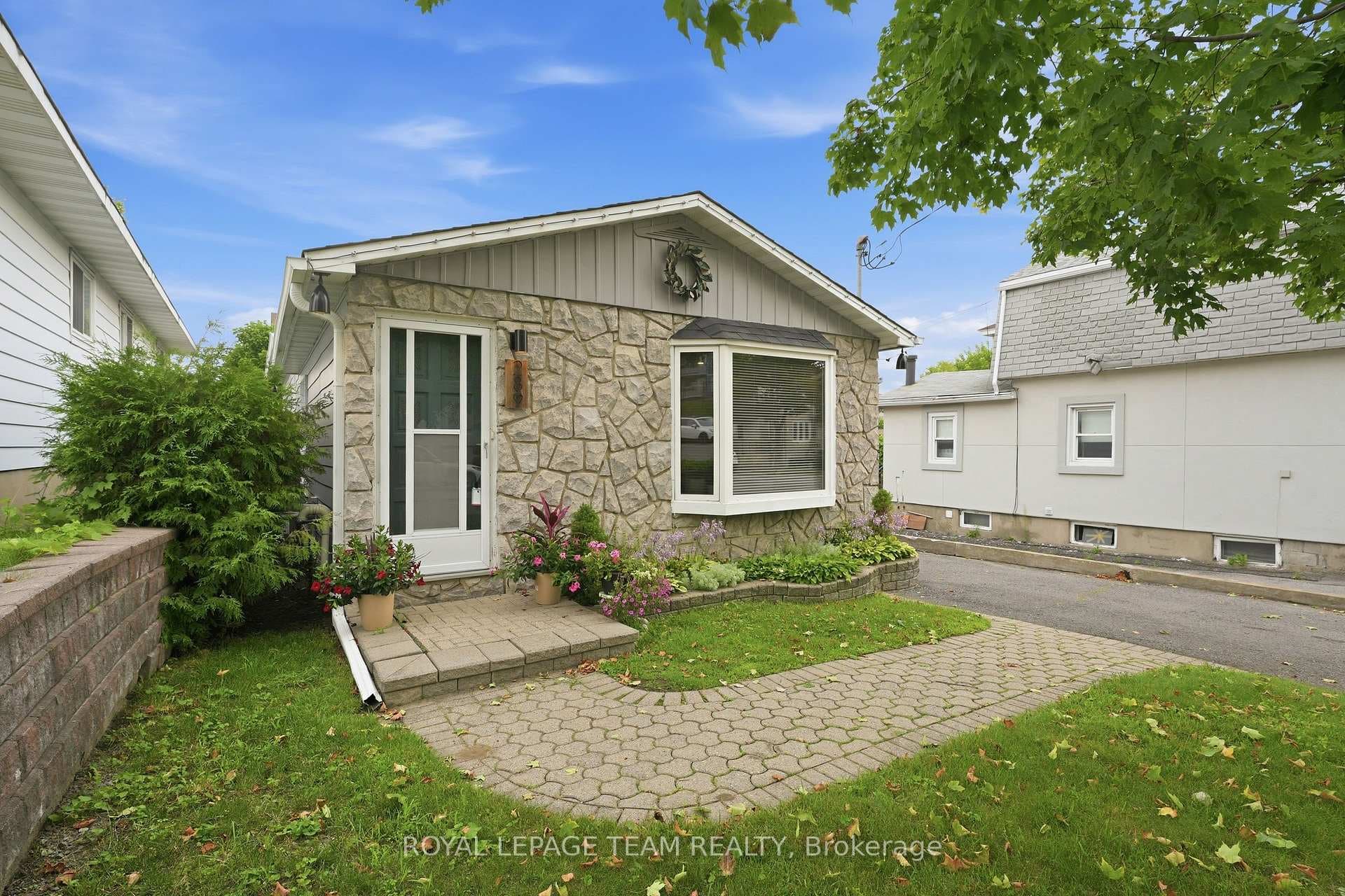 289 Montfort Street photo 2