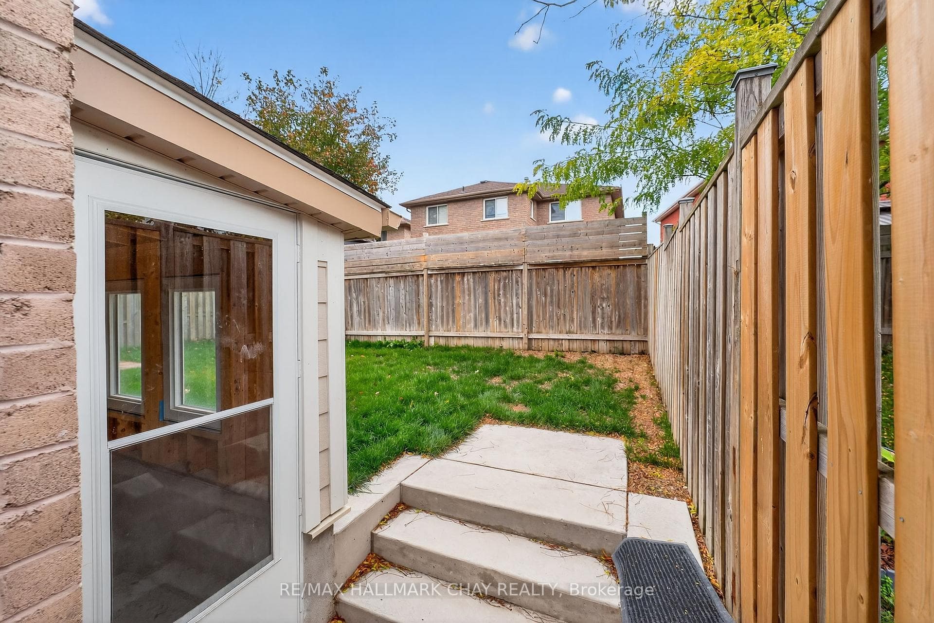 158 Pringle Drive Unit Lower photo 3