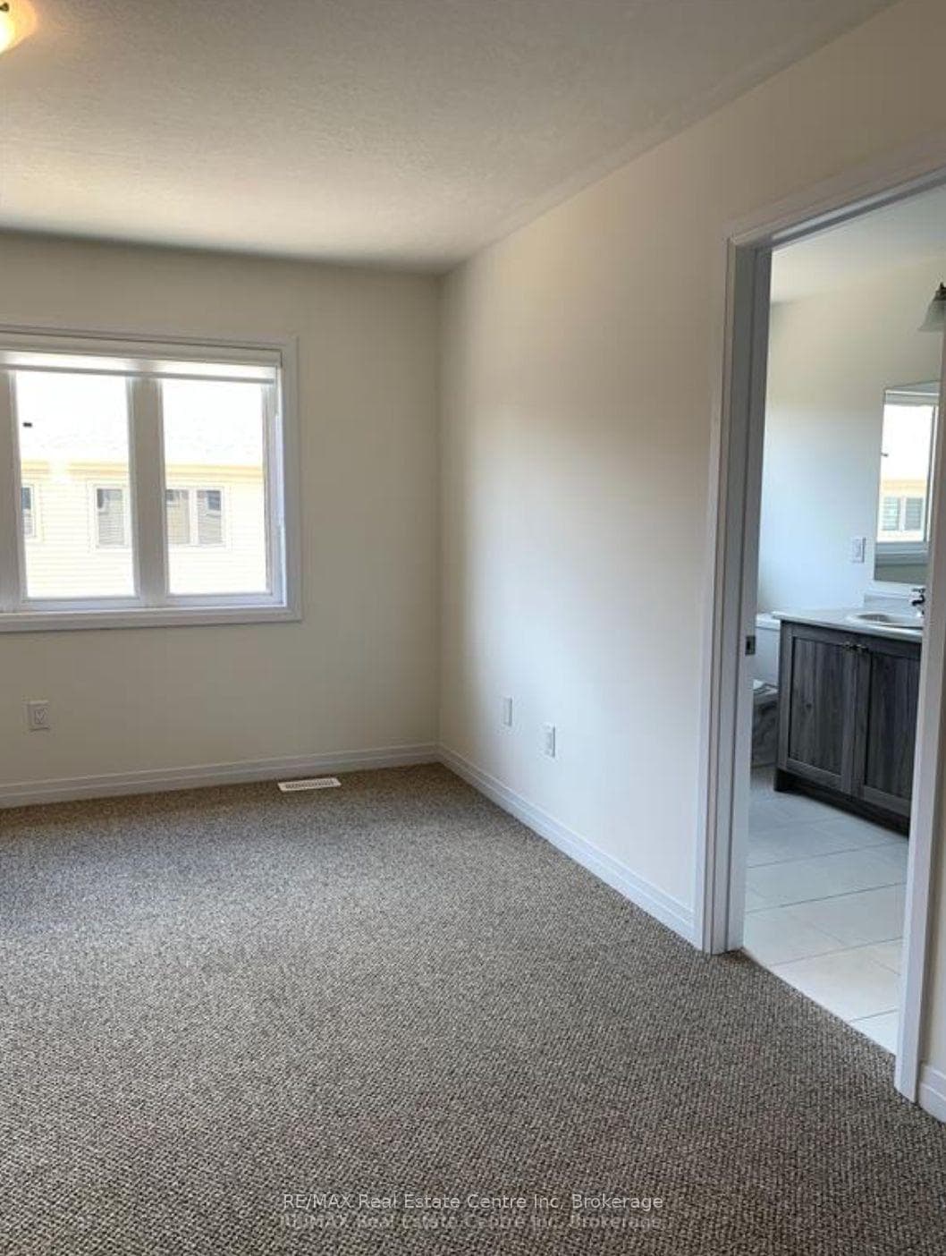 426 Adelaide Street photo 21