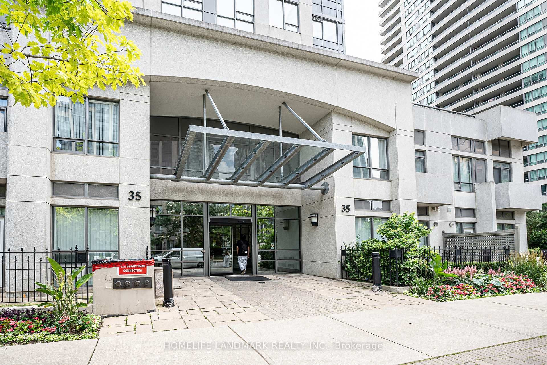 35 Hollywood Avenue Unit 1703 photo 2
