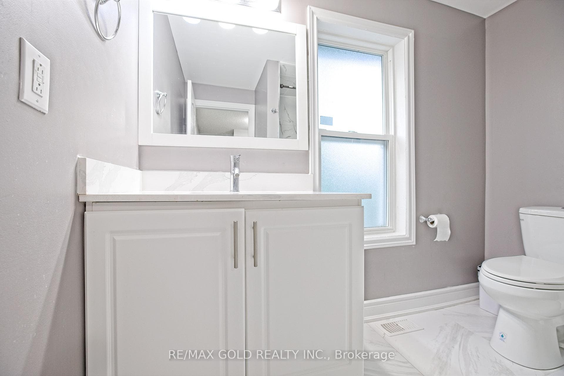 28 Royce Avenue photo 12