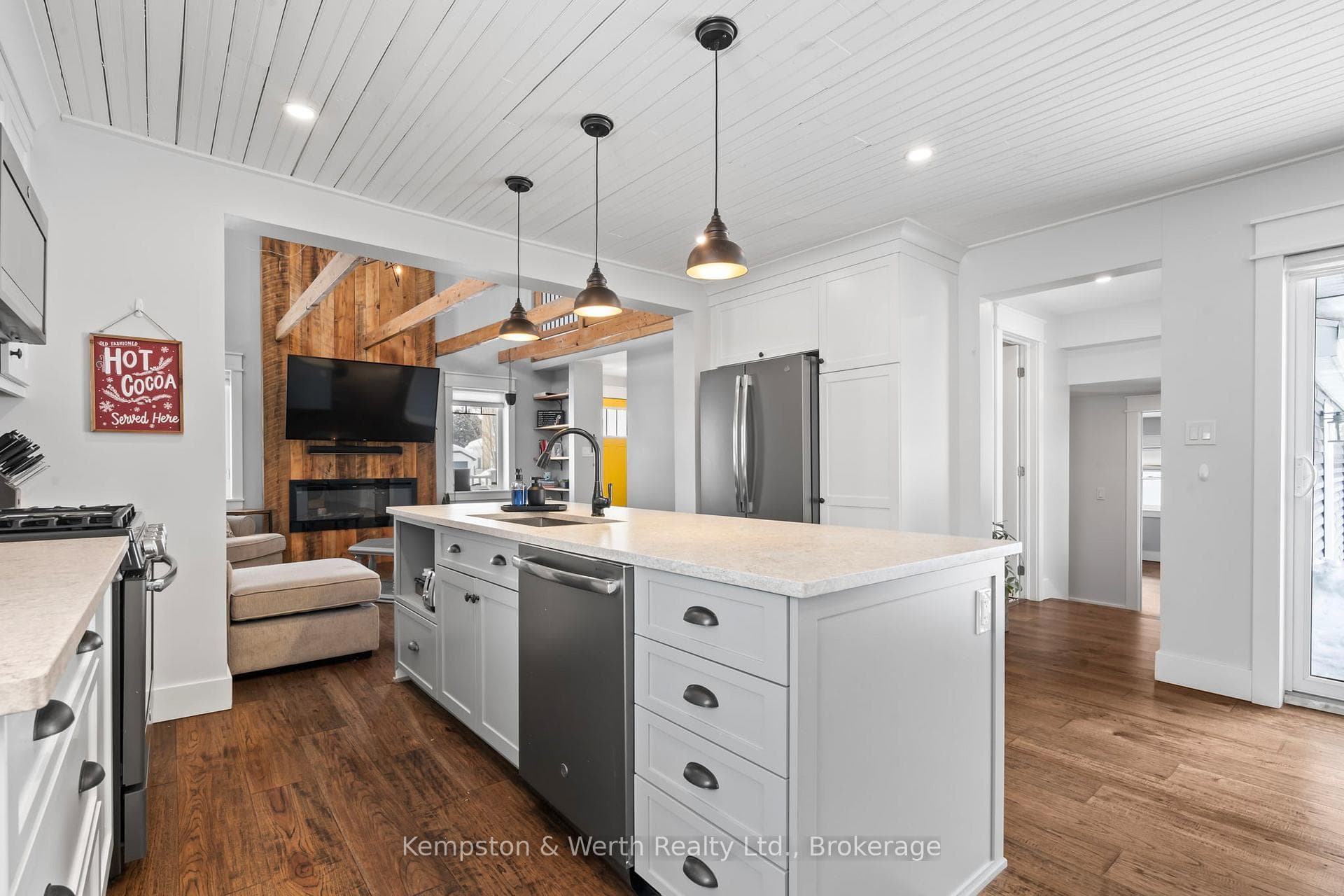 210 King Street photo 14