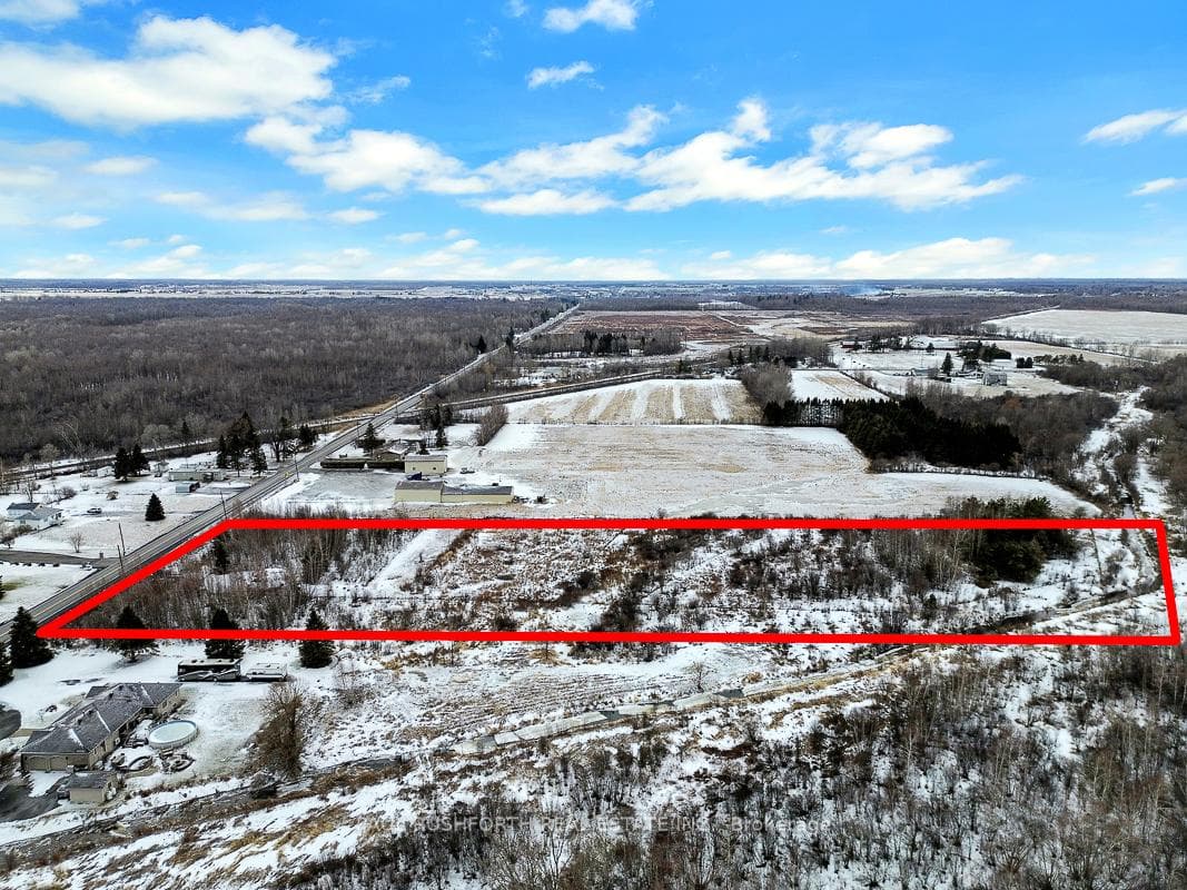 2667 Russland Road photo 21