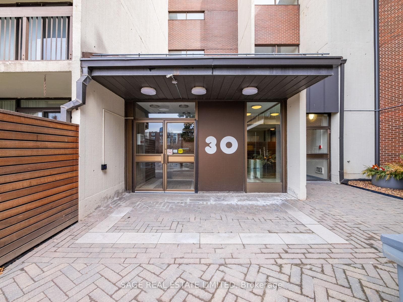 30 Fashion Roseway N/A Unit 213E photo 24