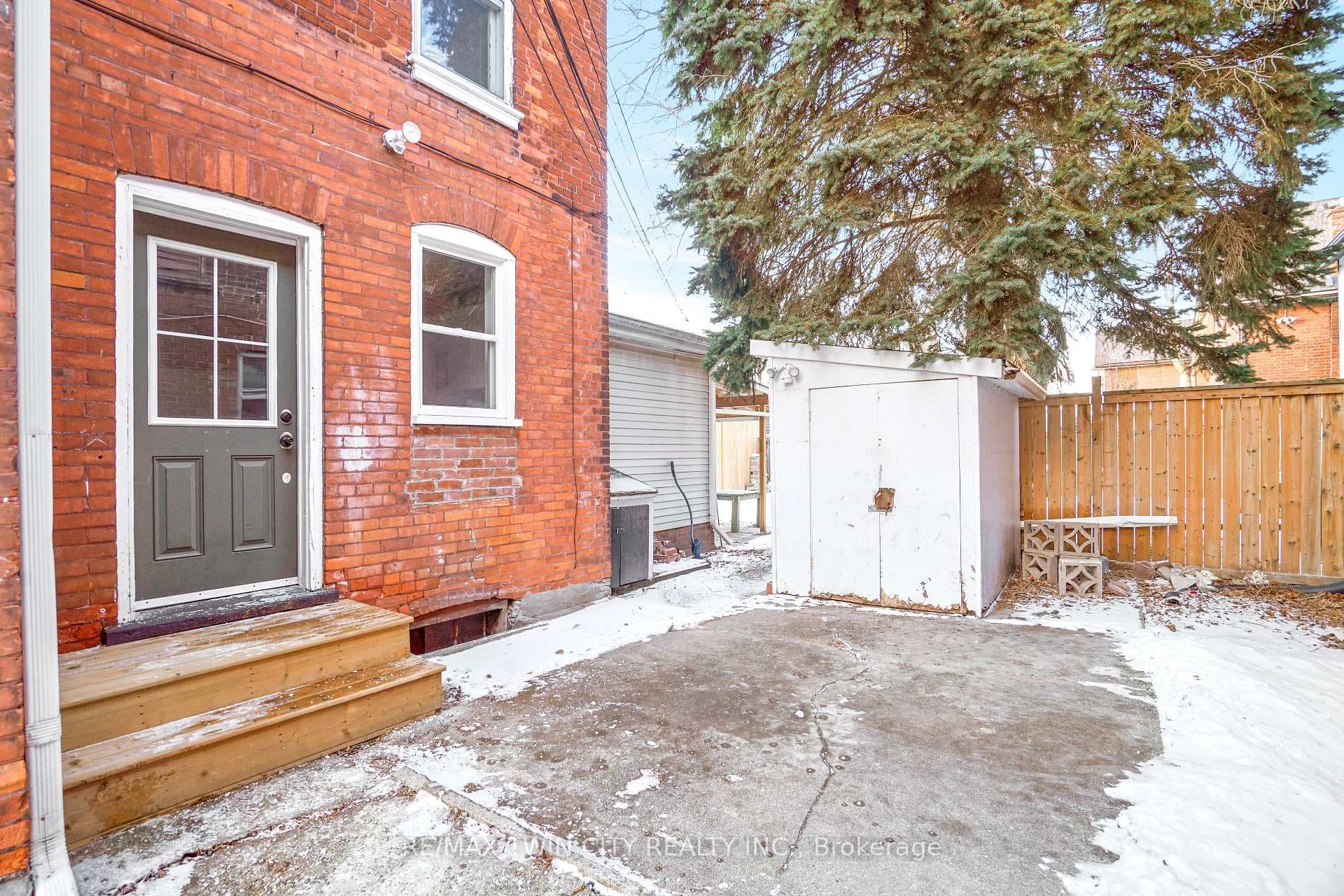 198 Sheridan Street photo 36