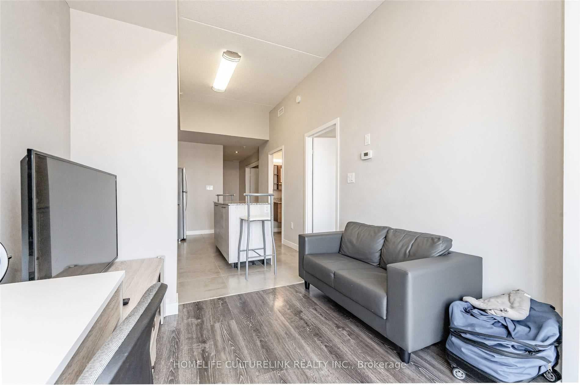 280 Lester Street Unit 823 photo 5