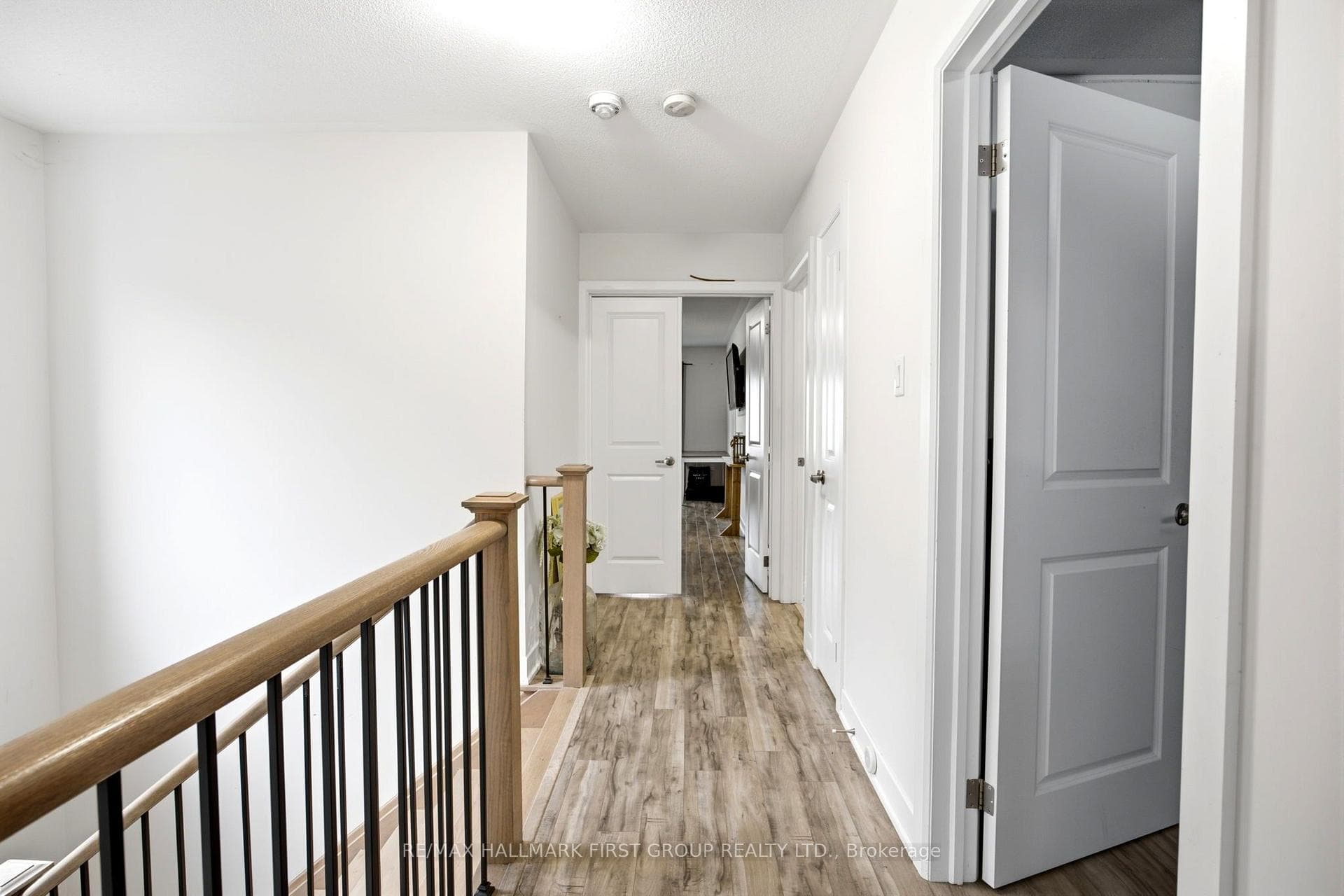 142 Vanier Street photo 14