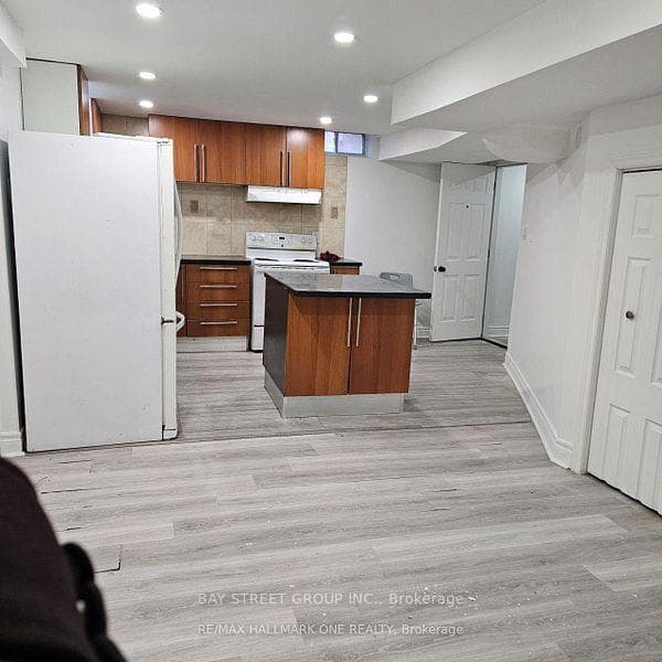 63 Yorkland Street photo 2