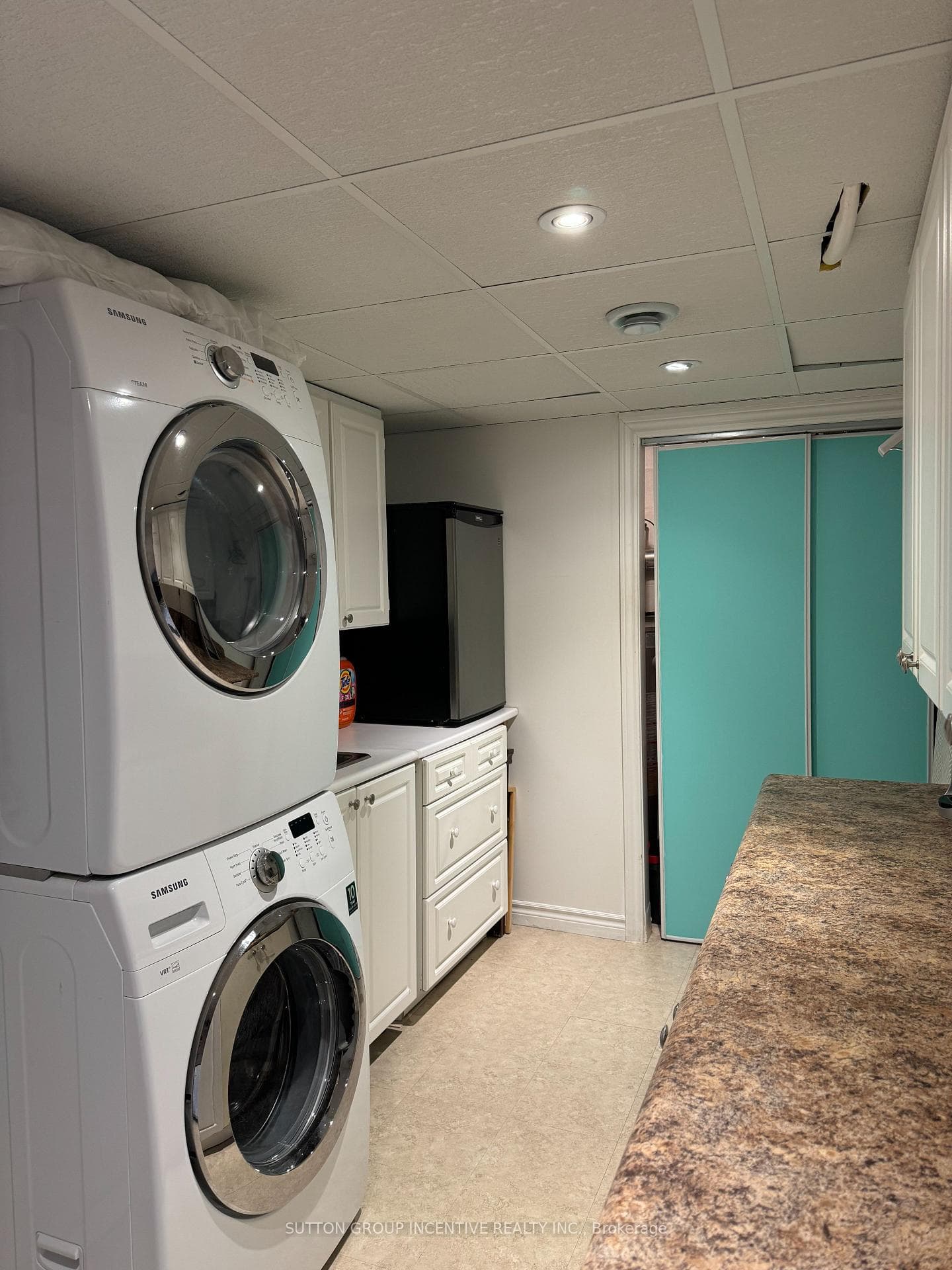 Laundry, Cupboards, Sink, And Utilities