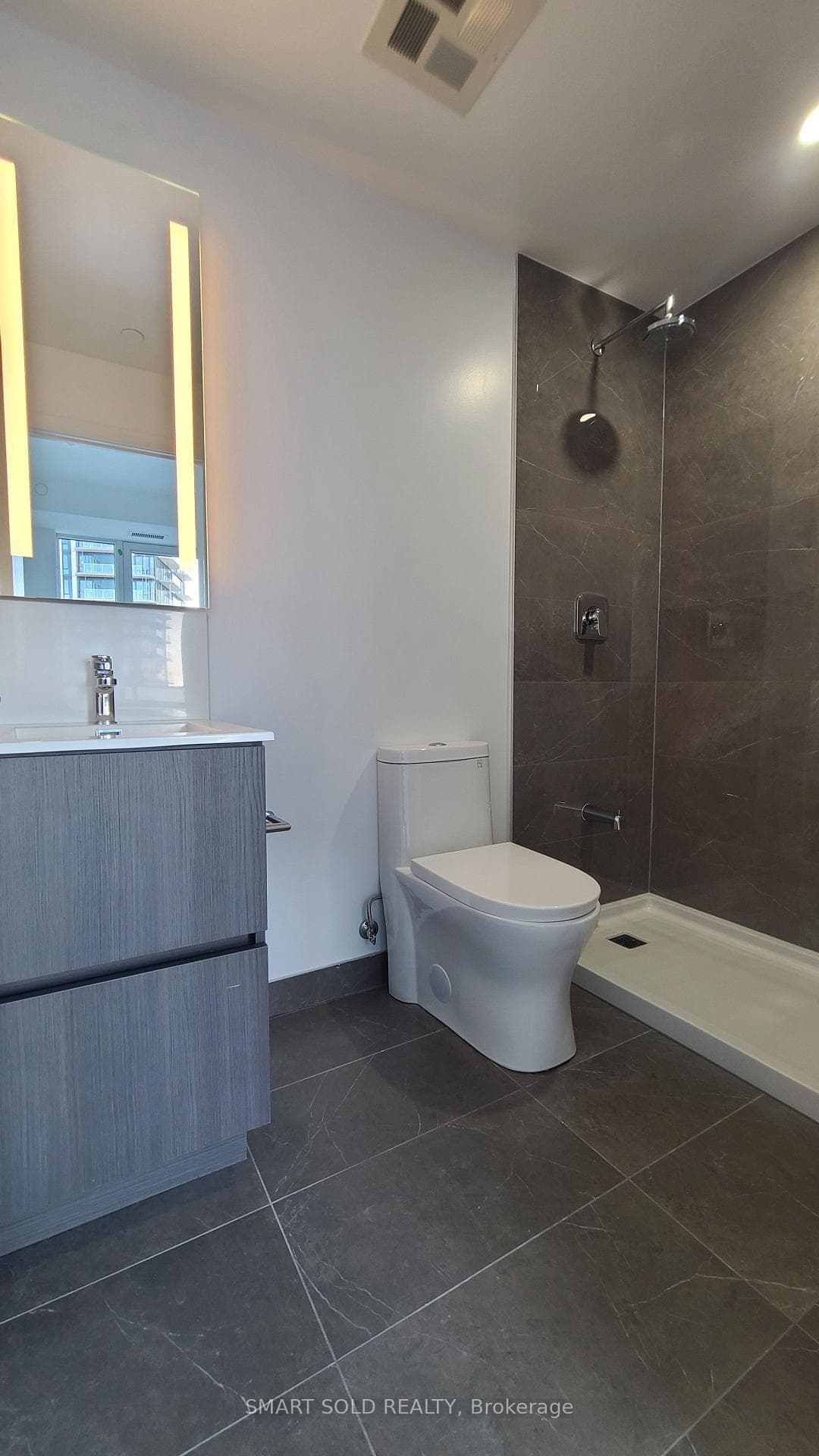 215 Lakeshore Road Unit 533 photo 12