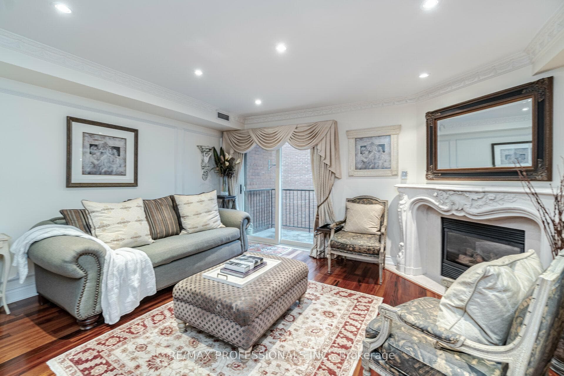 228 St George Street Unit 10 photo 6