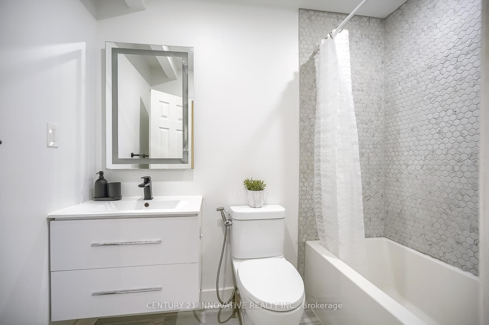 10 Stonefield Crescent photo 25
