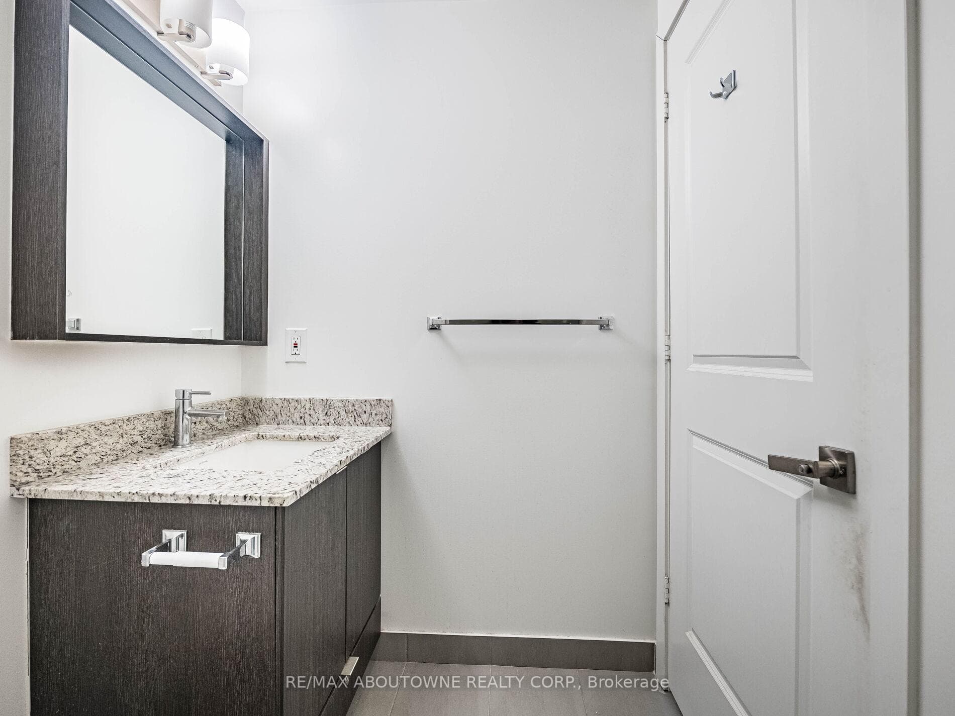 4633 Glen Erin Drive Unit 704 photo 26