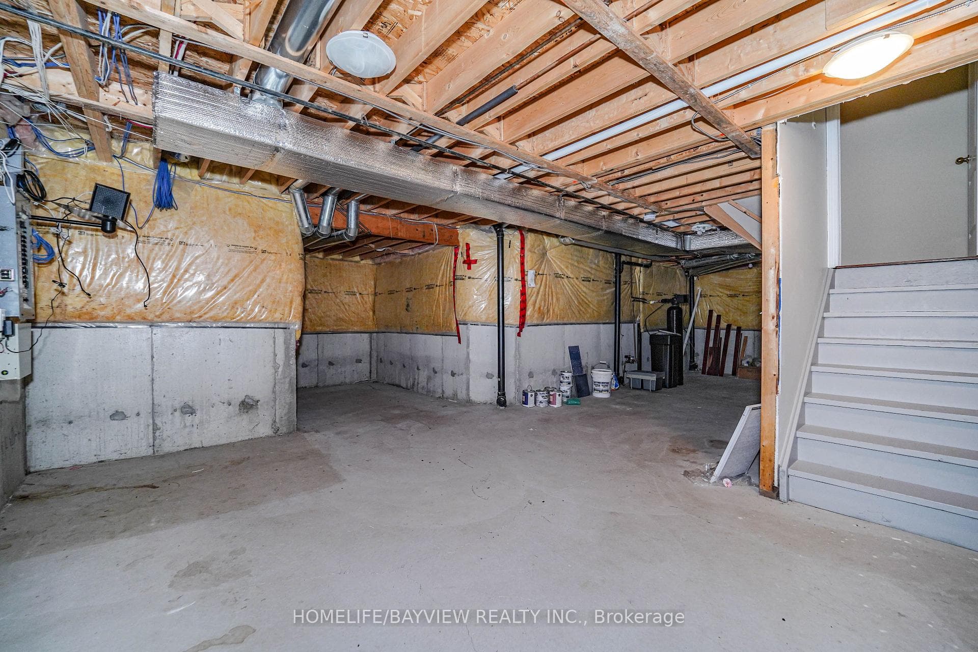 88 Regatta Avenue photo 40