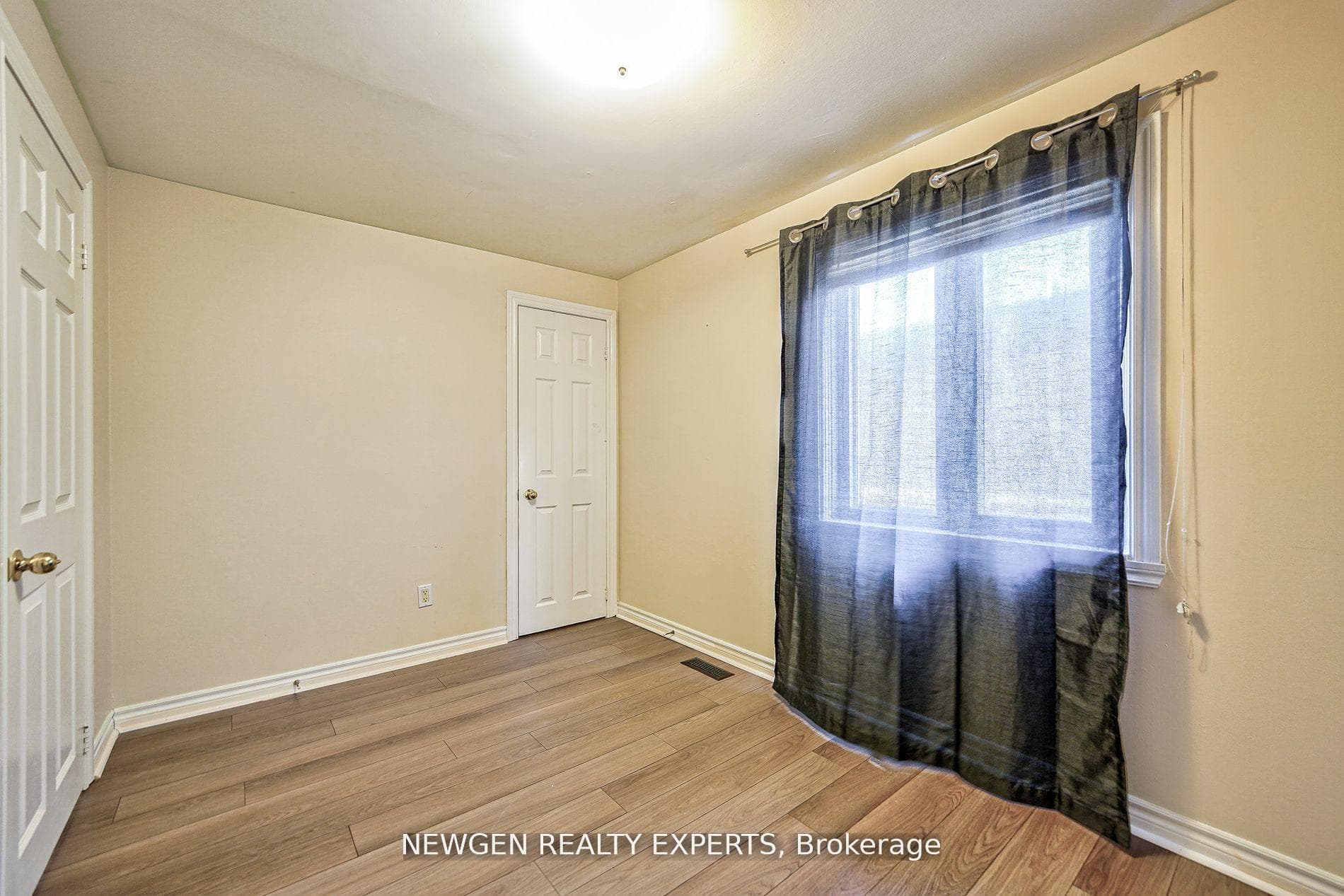 166 Town House Crescent Unit 52 photo 22