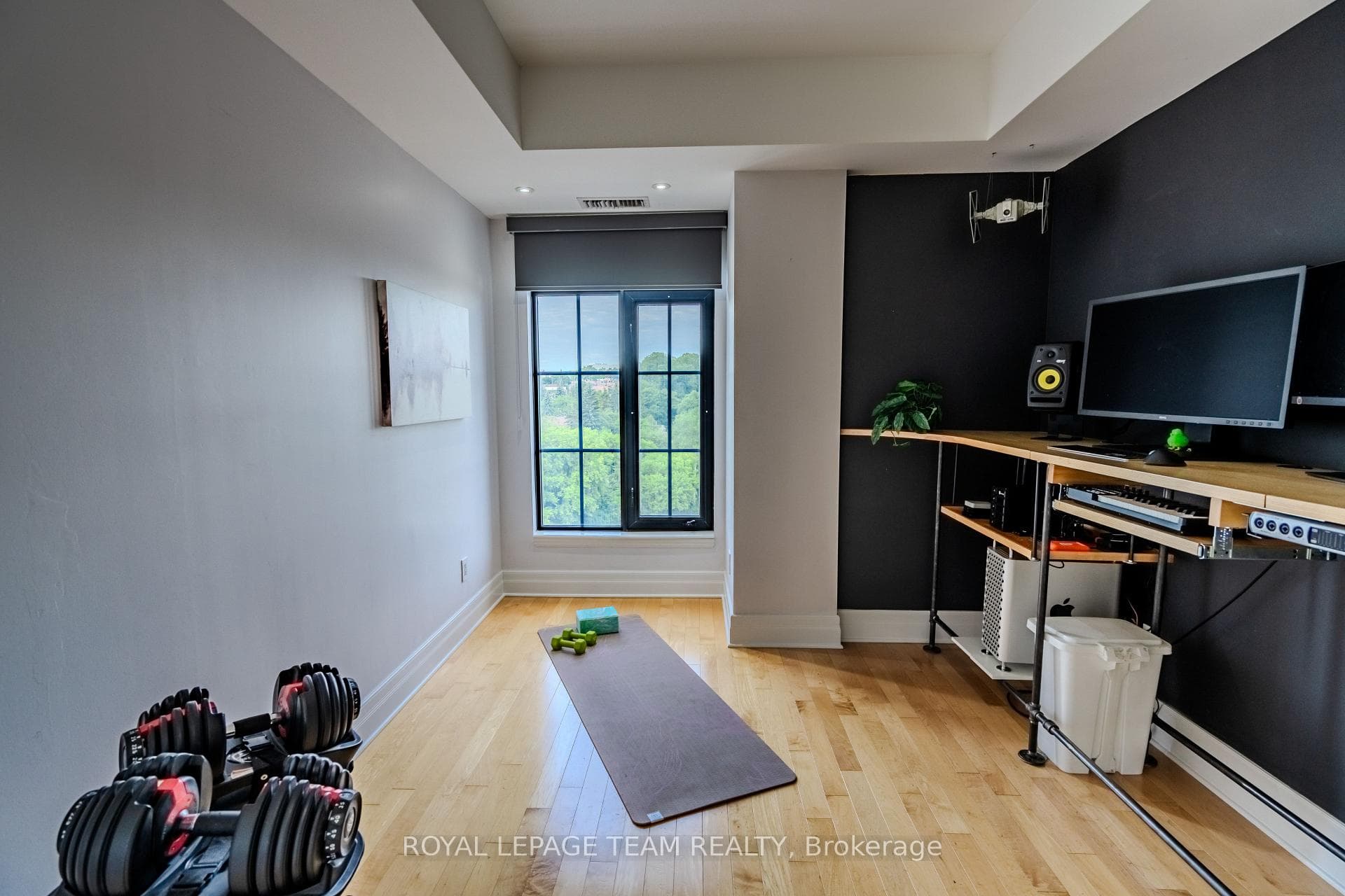 327 Breezehill Avenue Unit 708 photo 32