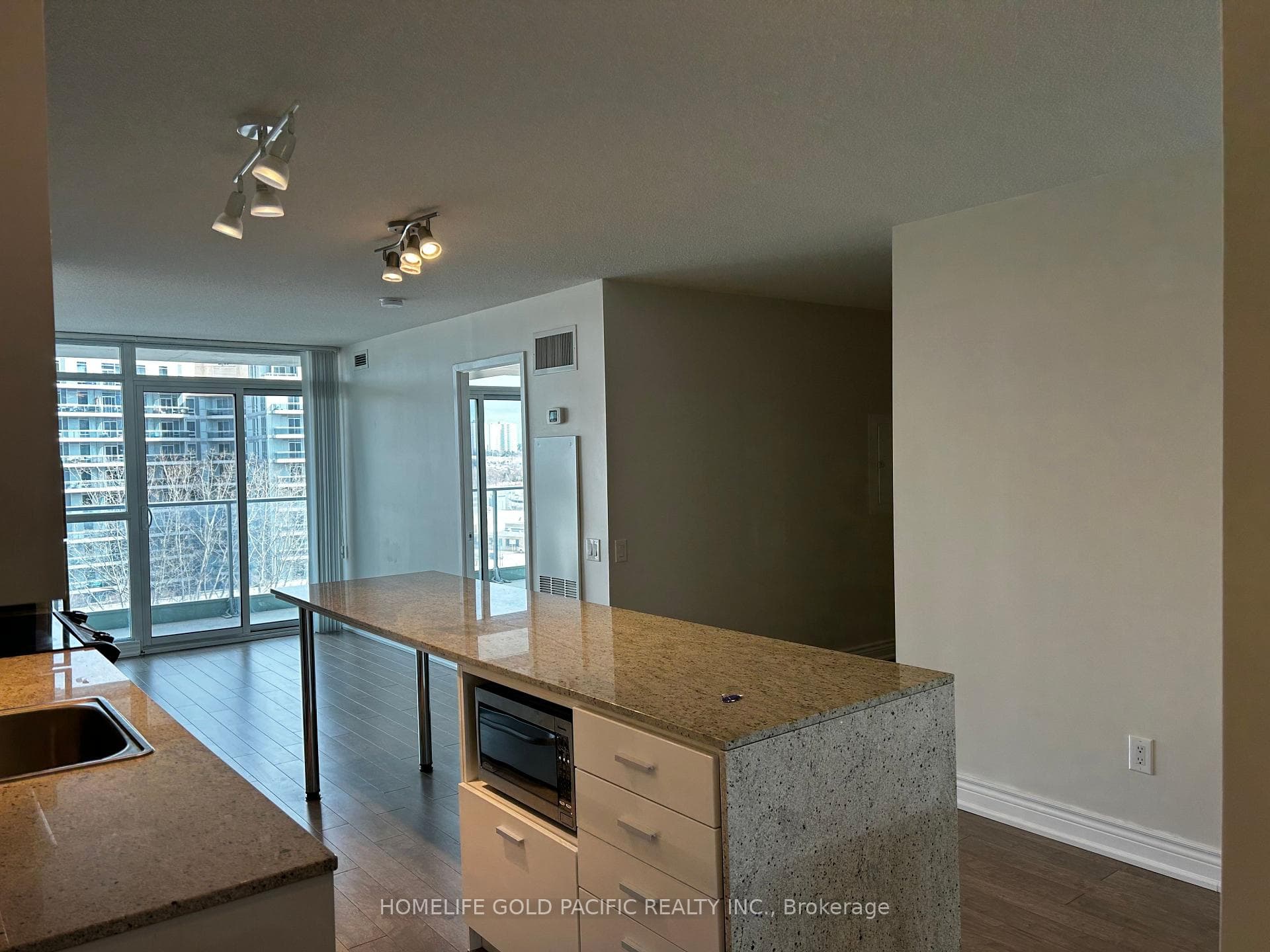 33 Singer Court Unit 712 photo 13