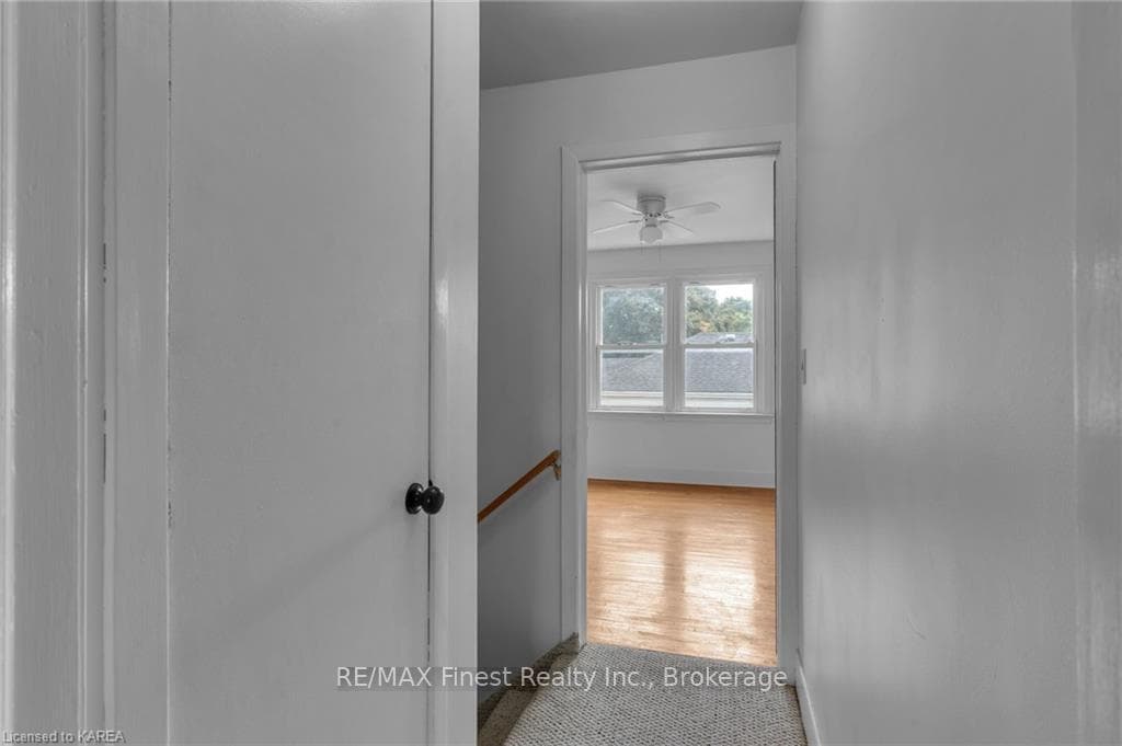 744 ALFRED Crescent photo 19