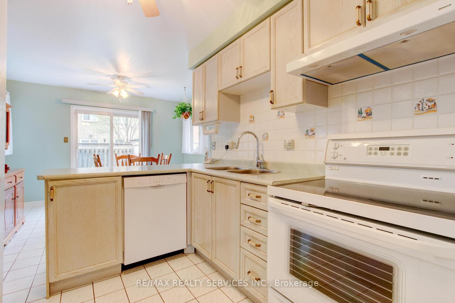 46 Red Maple Drive photo 11