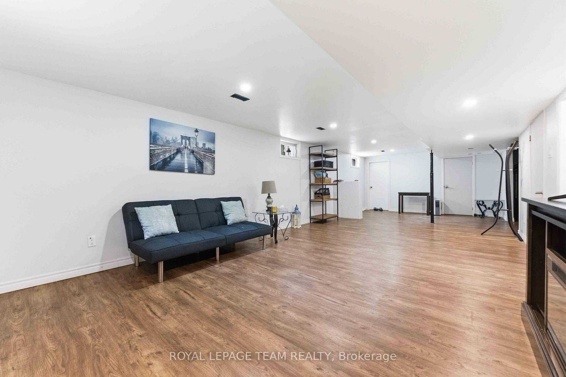 1155 Agincourt Road photo 29
