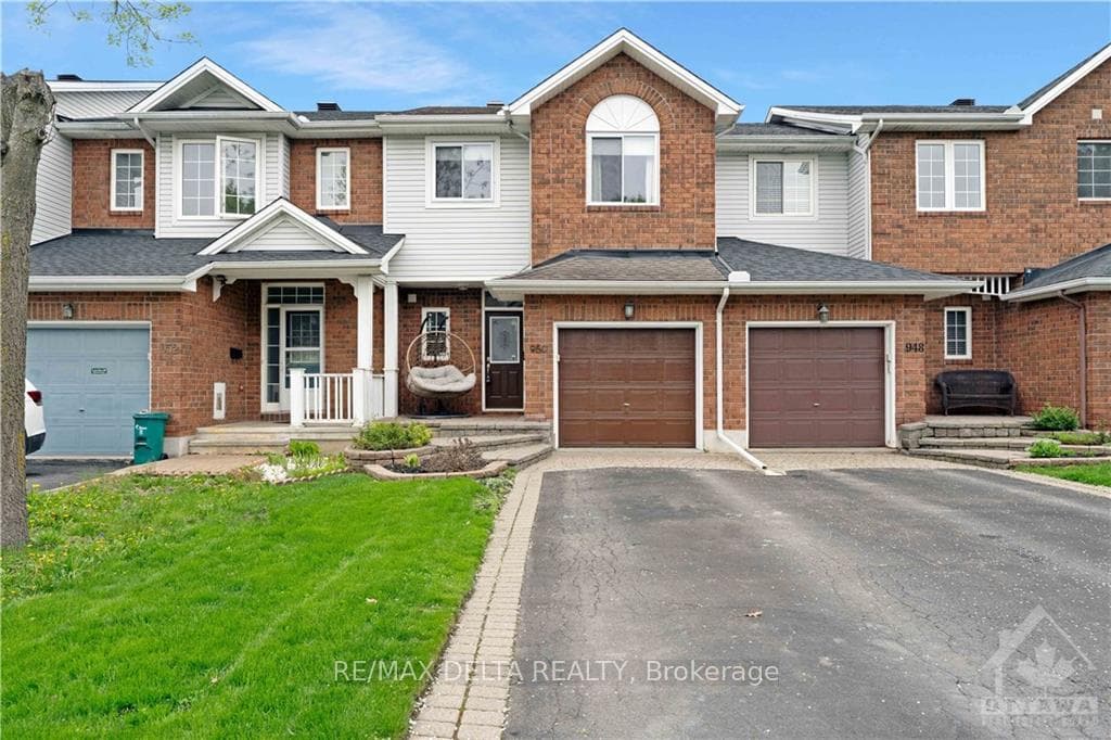 950 MARKWICK Crescent photo 1