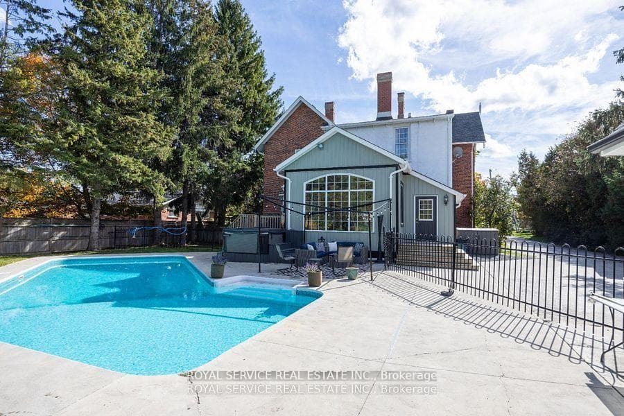 60 King Street photo 38