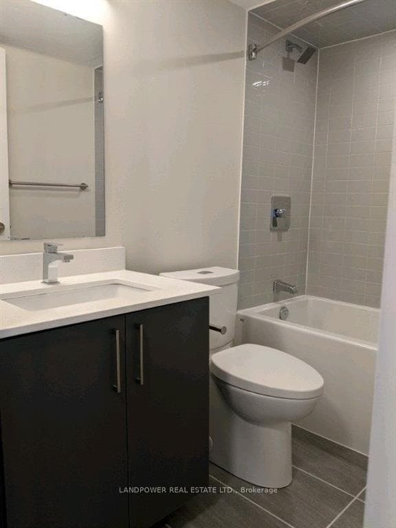 38 Monte Kwinter Court Unit 529 photo 8