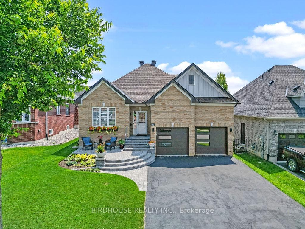 21 ELLIS Crescent photo 2