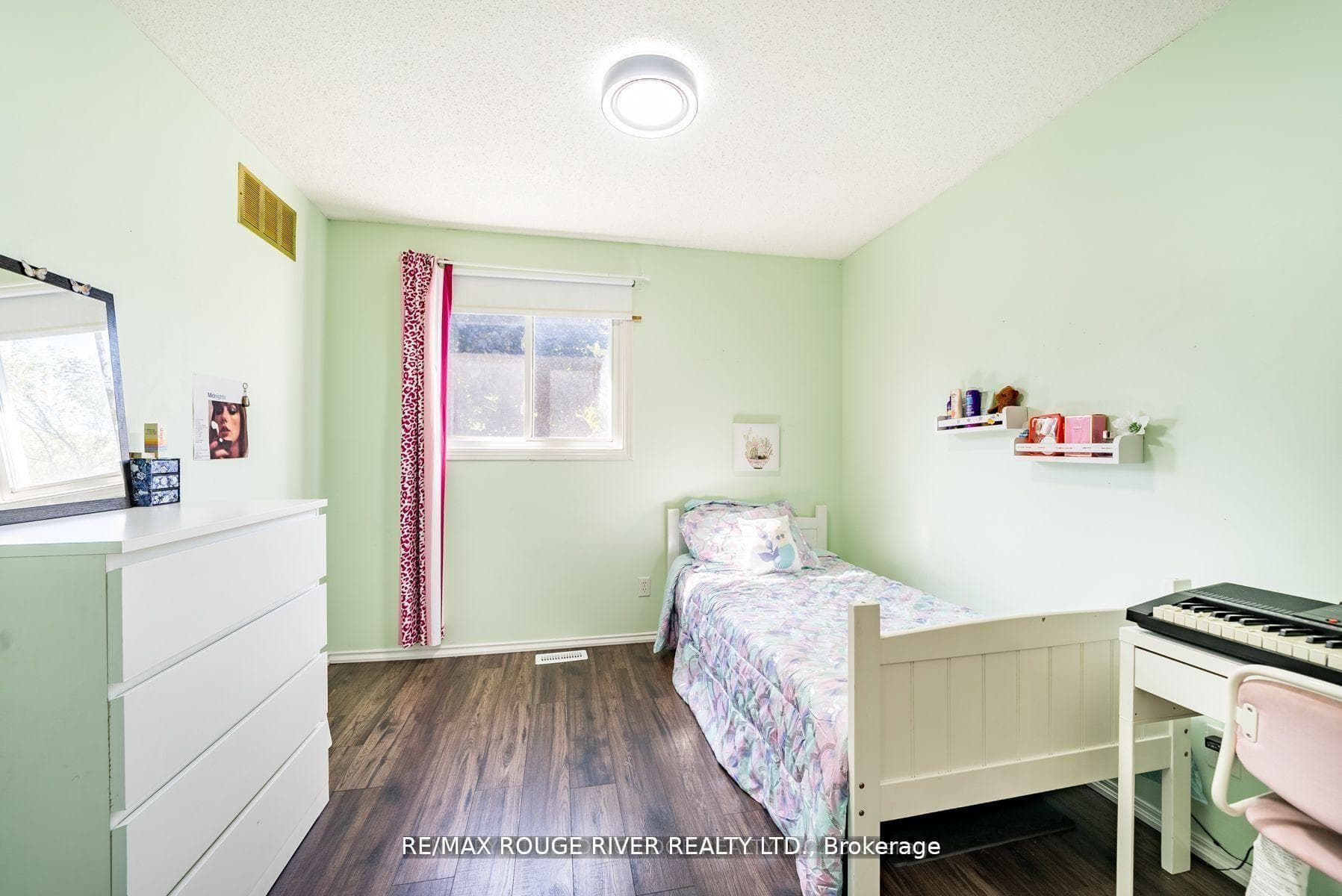 880 Castlegrove Avenue photo 19