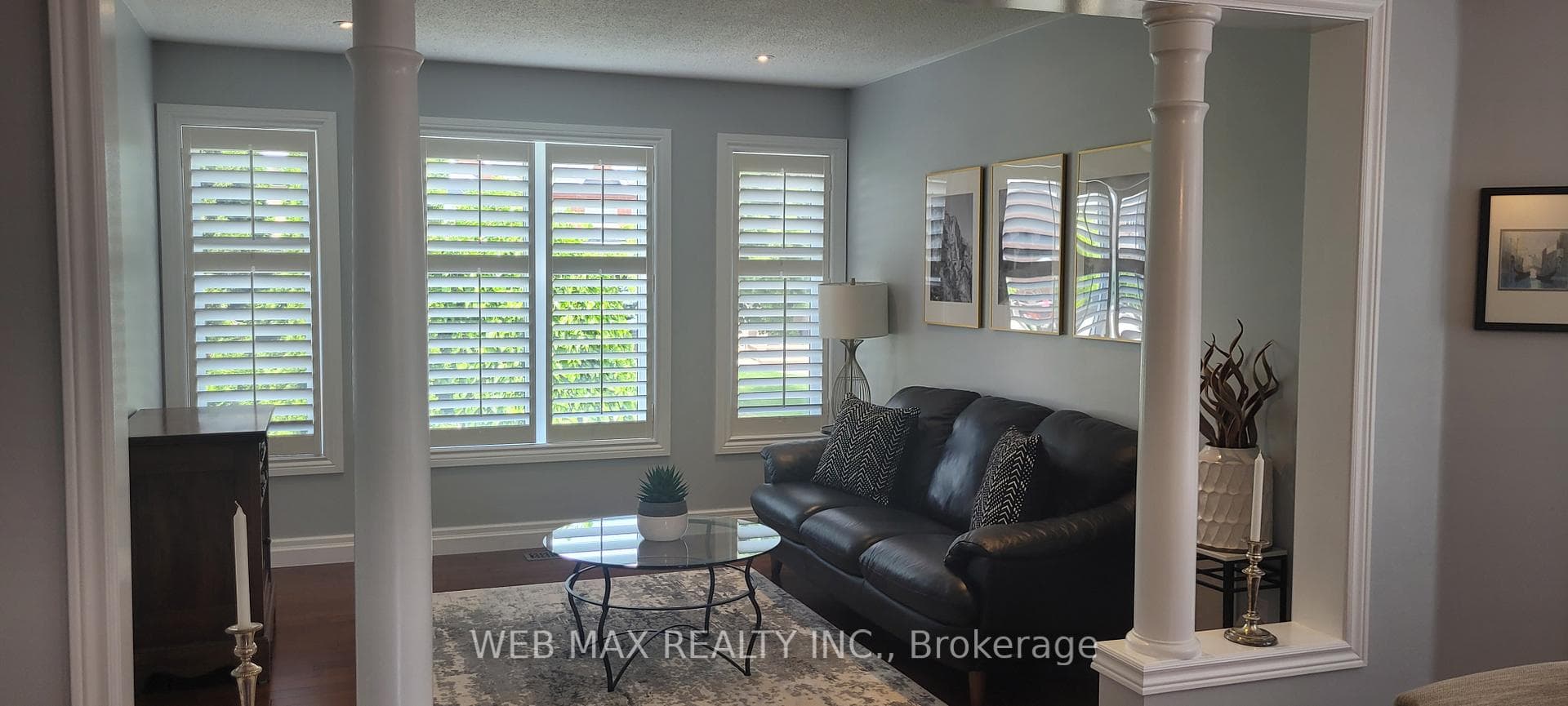 livingroom /dining room combined, hardwood fl,