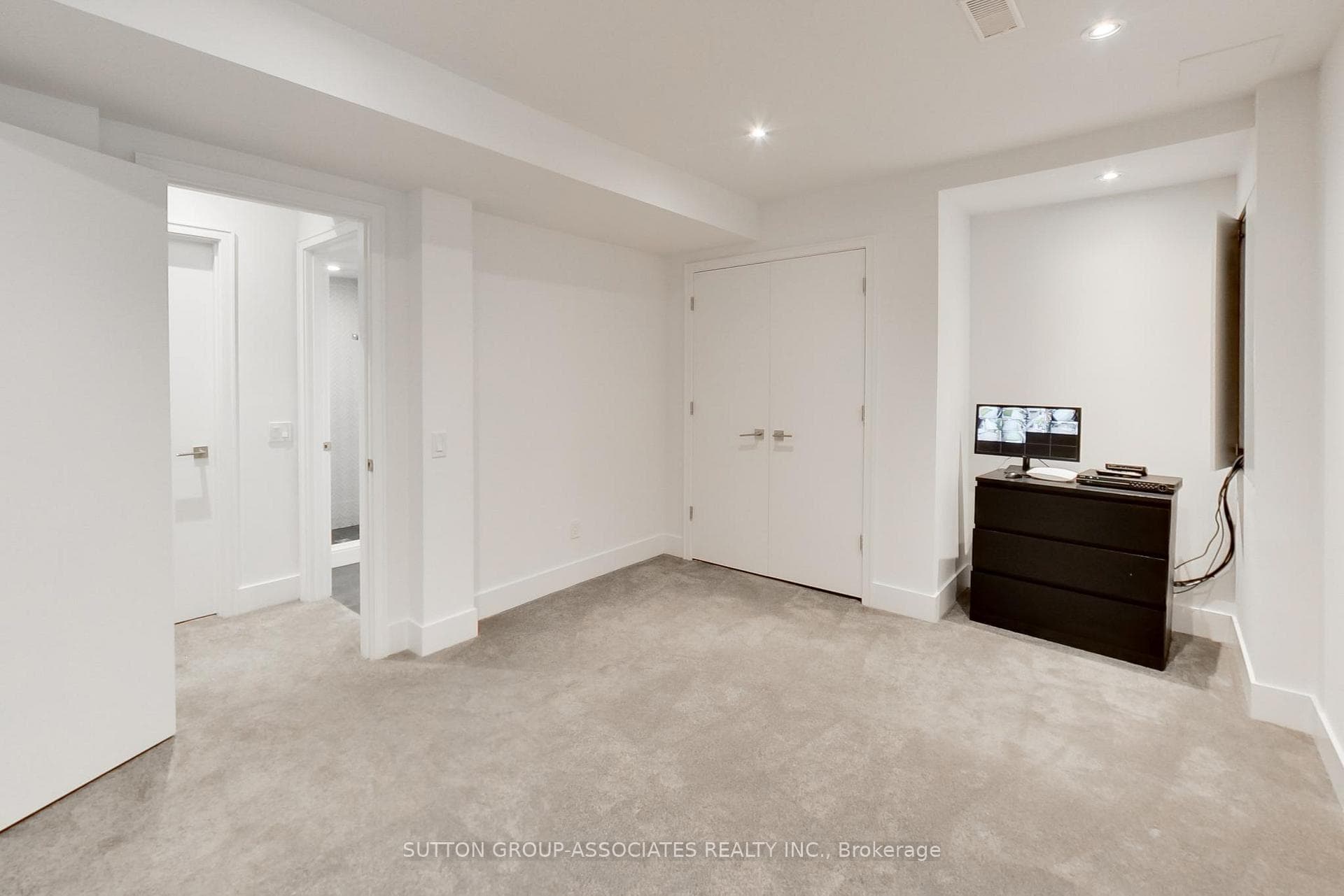 302 Winona Drive photo 28