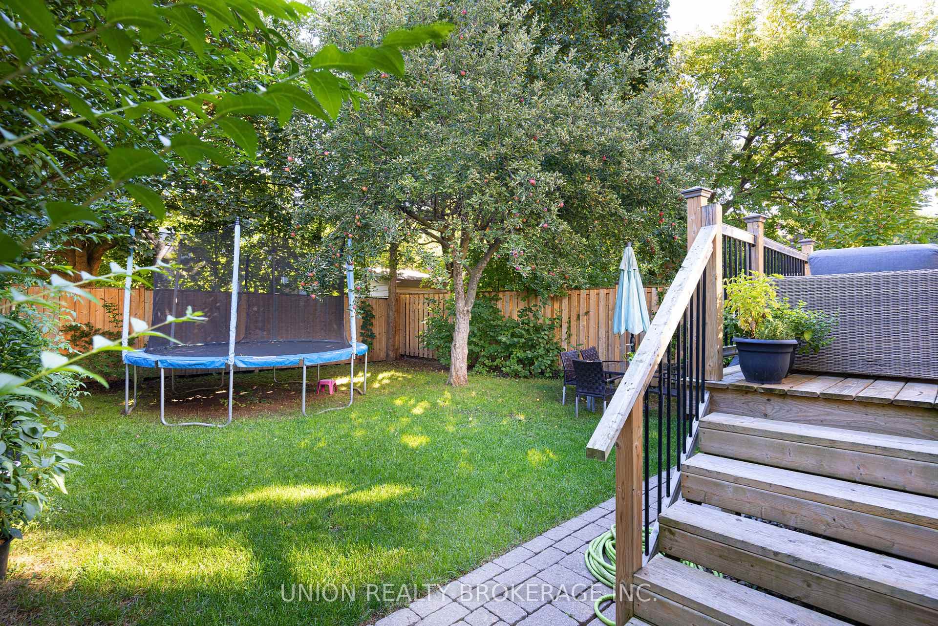 33 Hunt Club Drive photo 32