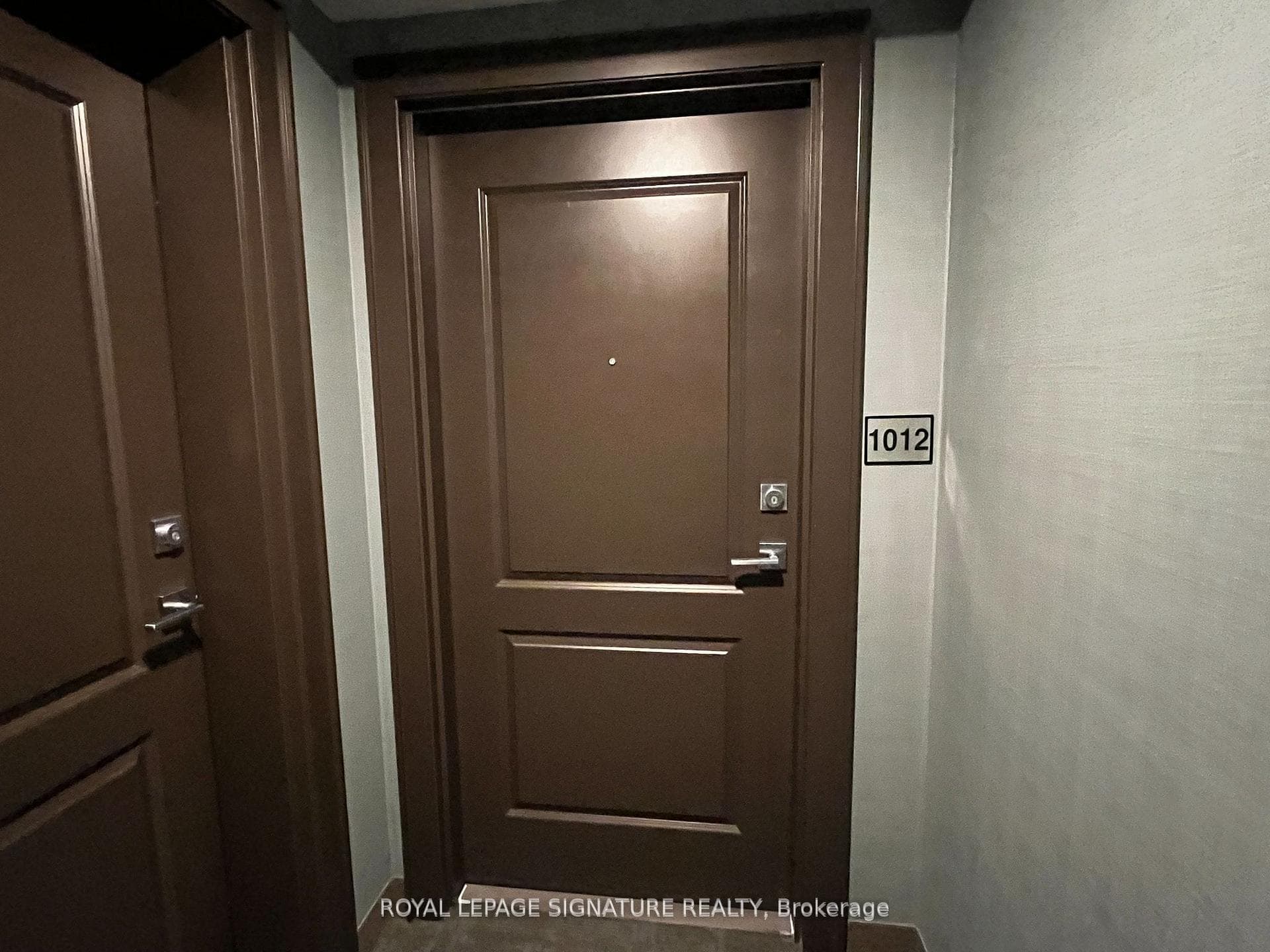 470 Dundas Street Unit 1012 photo 6
