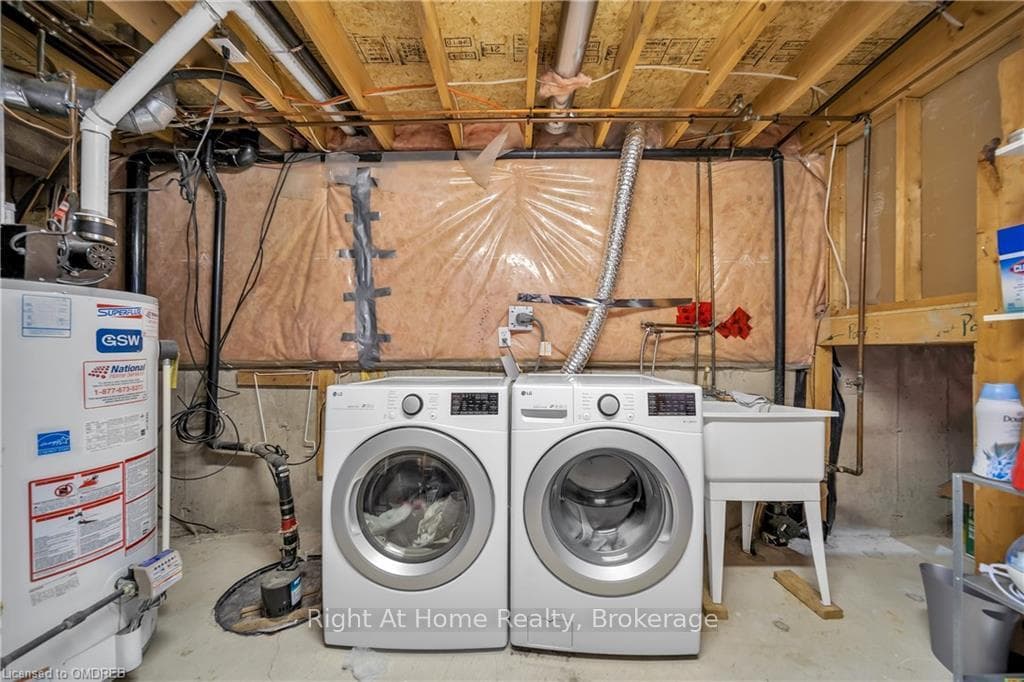 687 EDWARDS Avenue photo 17