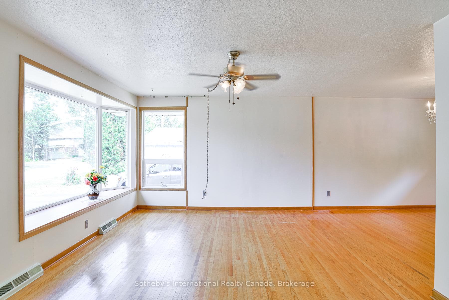 455 Fairview Drive photo 4