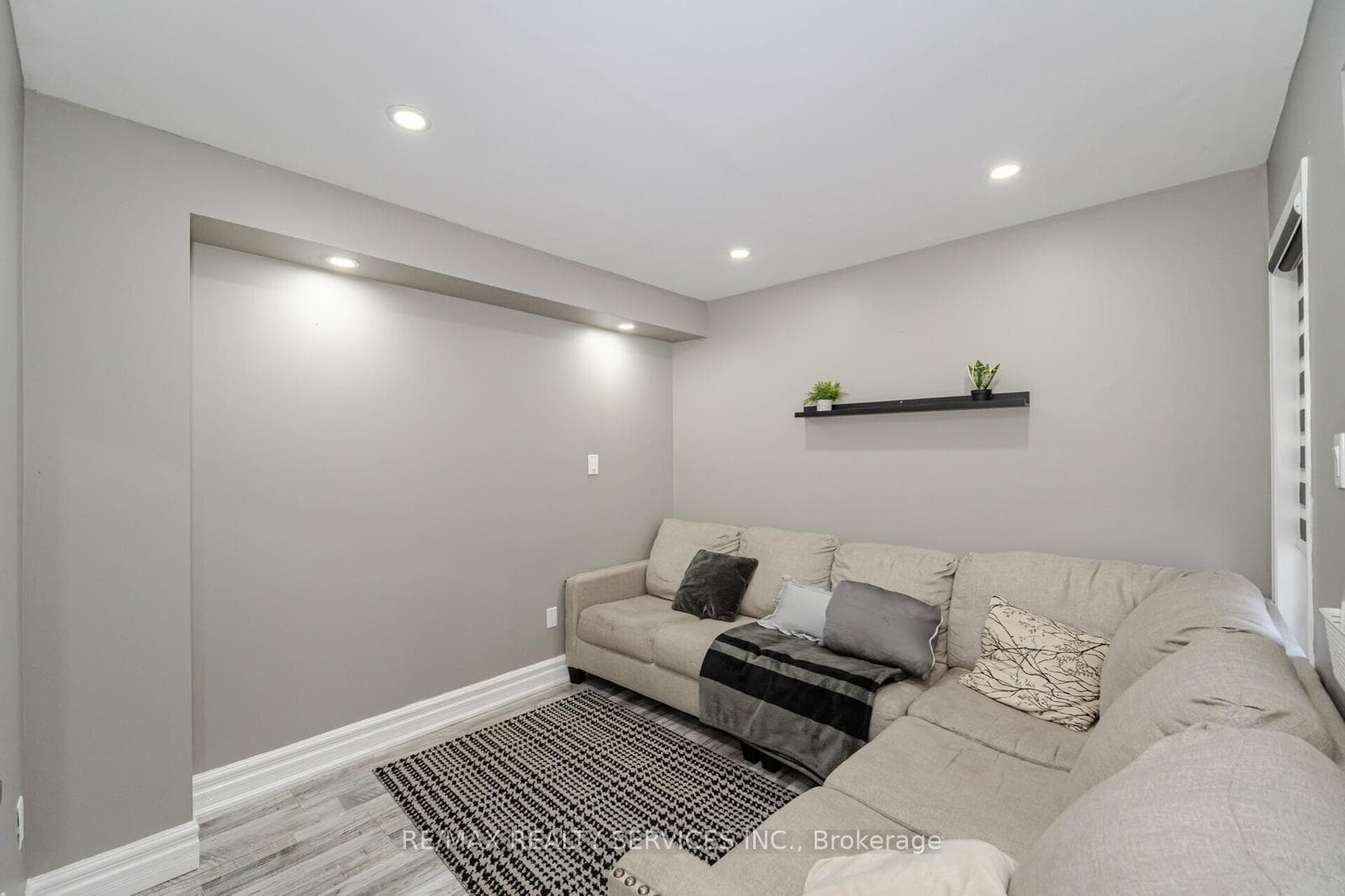 33 Feathertop Lane photo 6