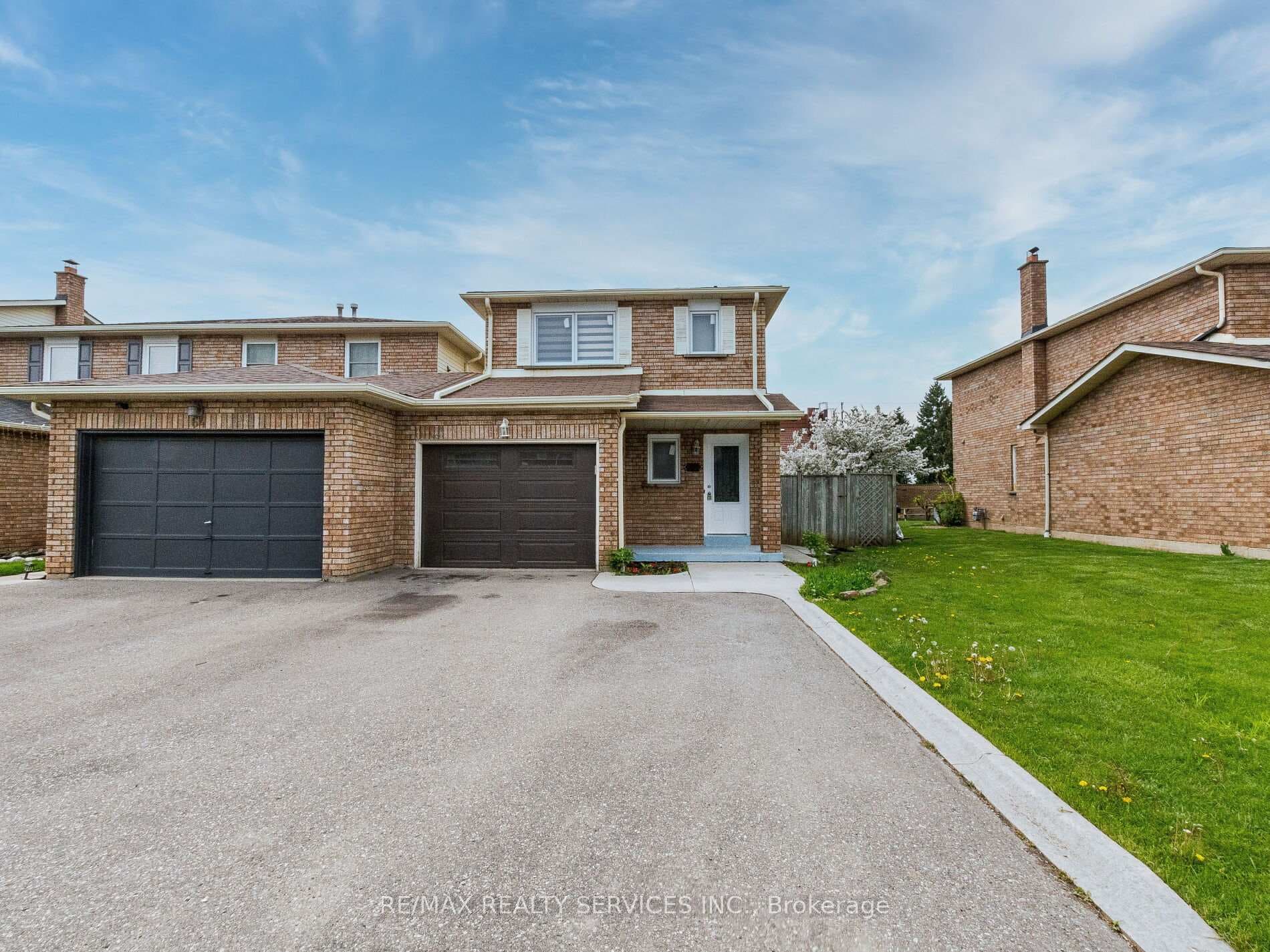 66 Dumfries Avenue photo 4