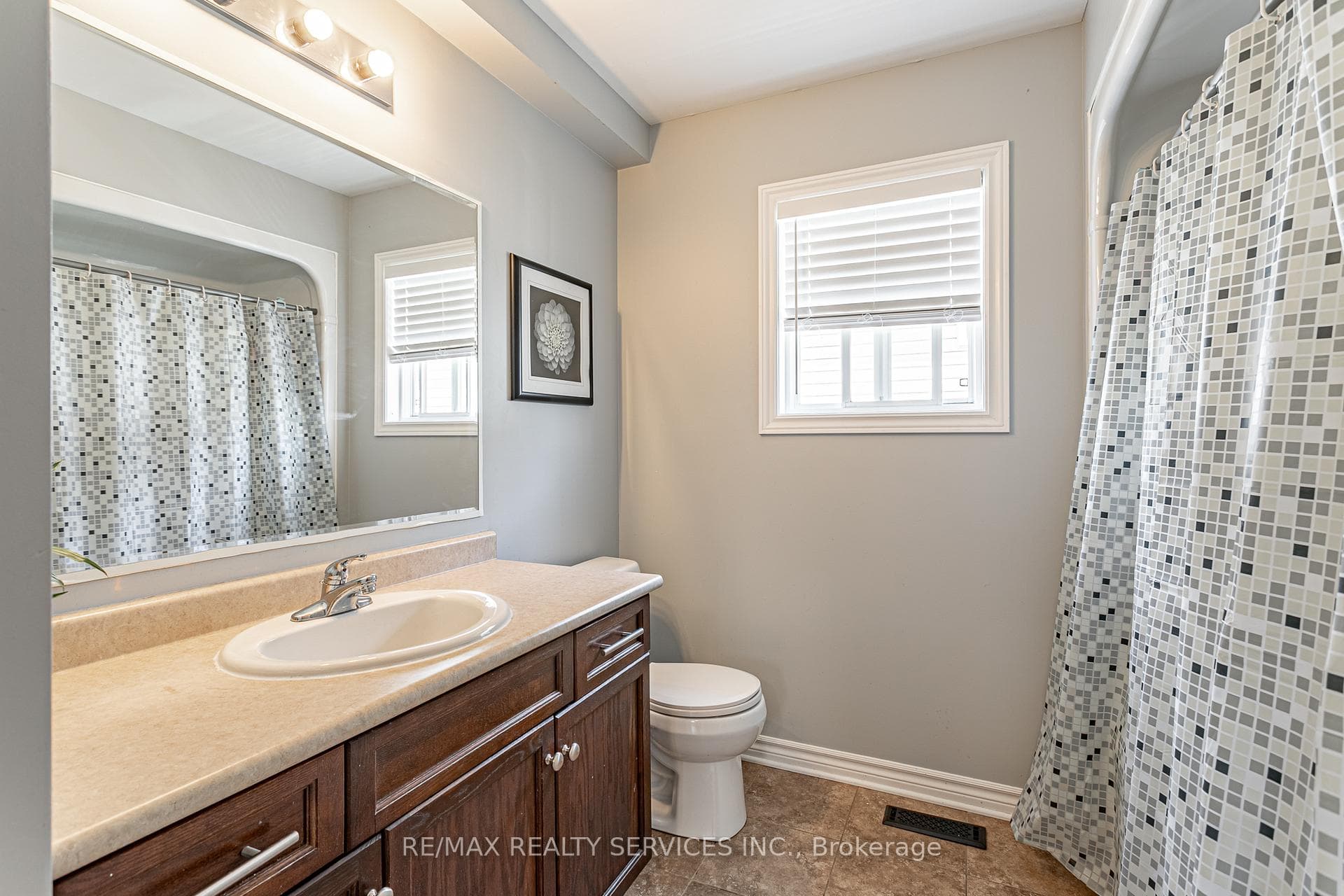 829 Oakcrossing Road photo 37