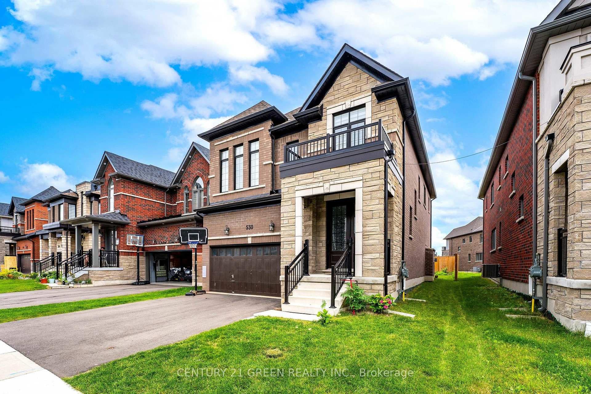 530 Thompson Street photo 4